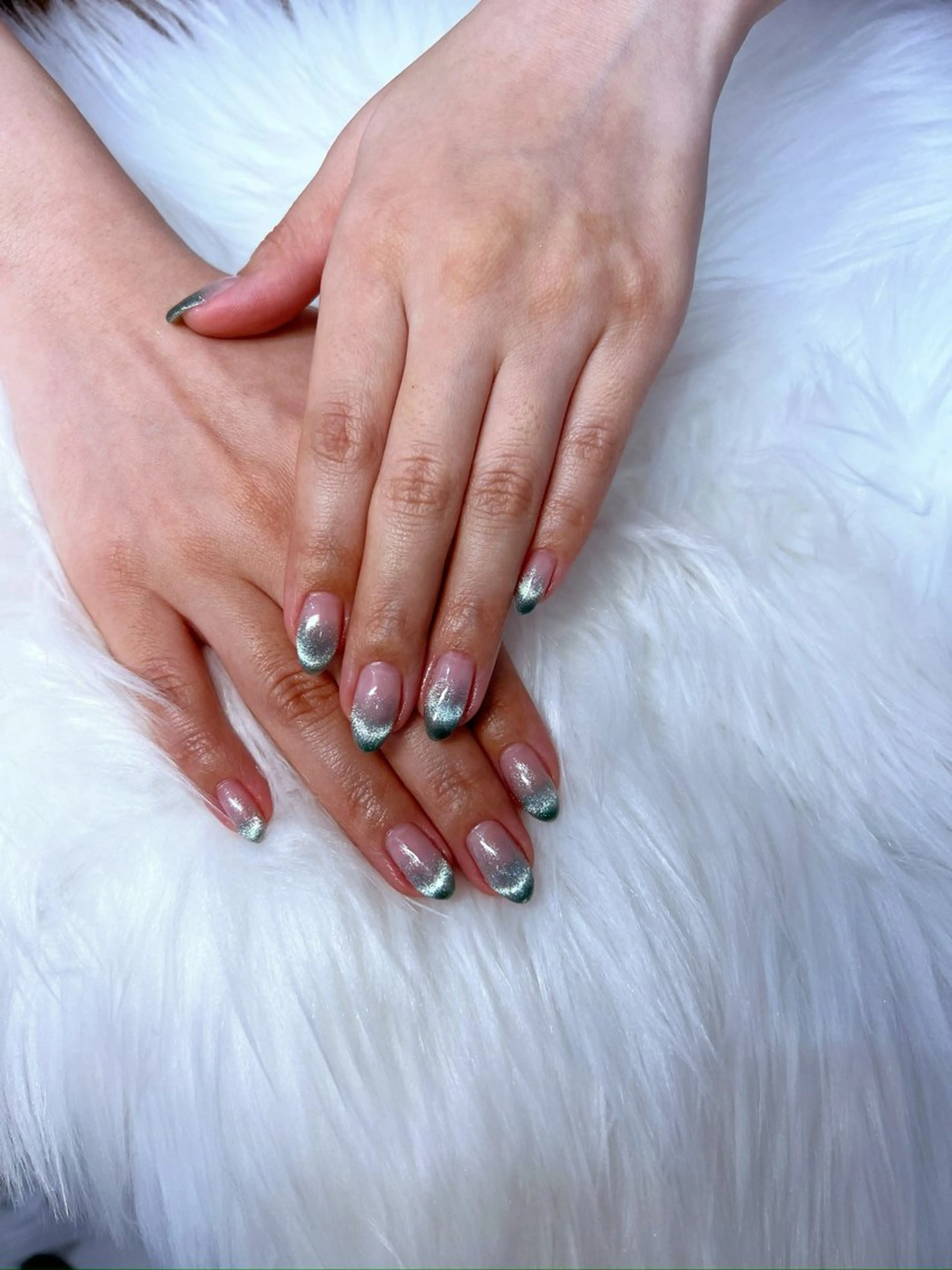 ネイル フレンチネイル マグネットネイル マグネットフレンチ 隠れ家一戸建て金町 HIROMI 葛飾区のネイルデザイン