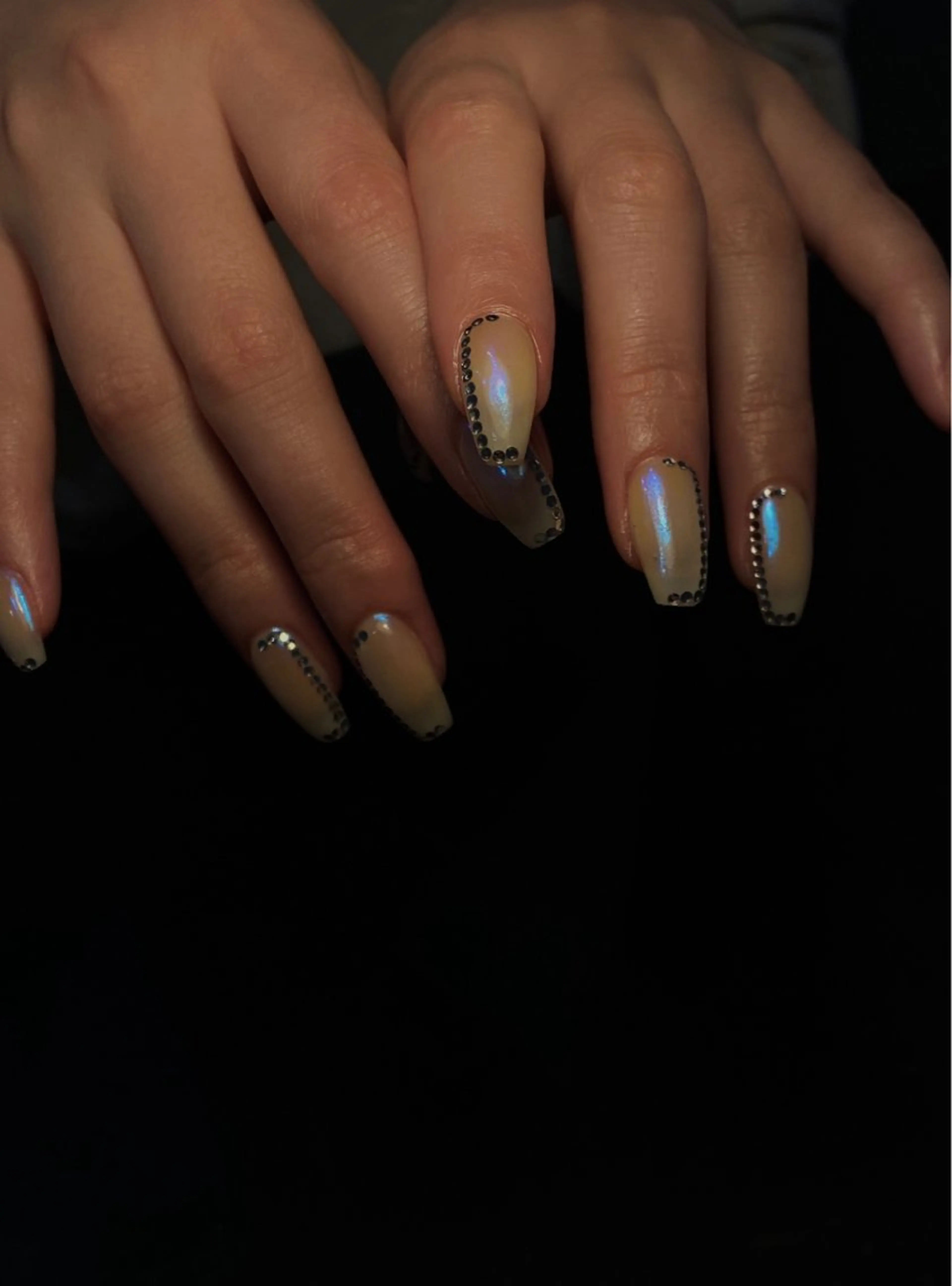 ネイル オーロラネイル ハンドネイル ハンドケア NILATE所属・渡邉 あいのネイルデザイン