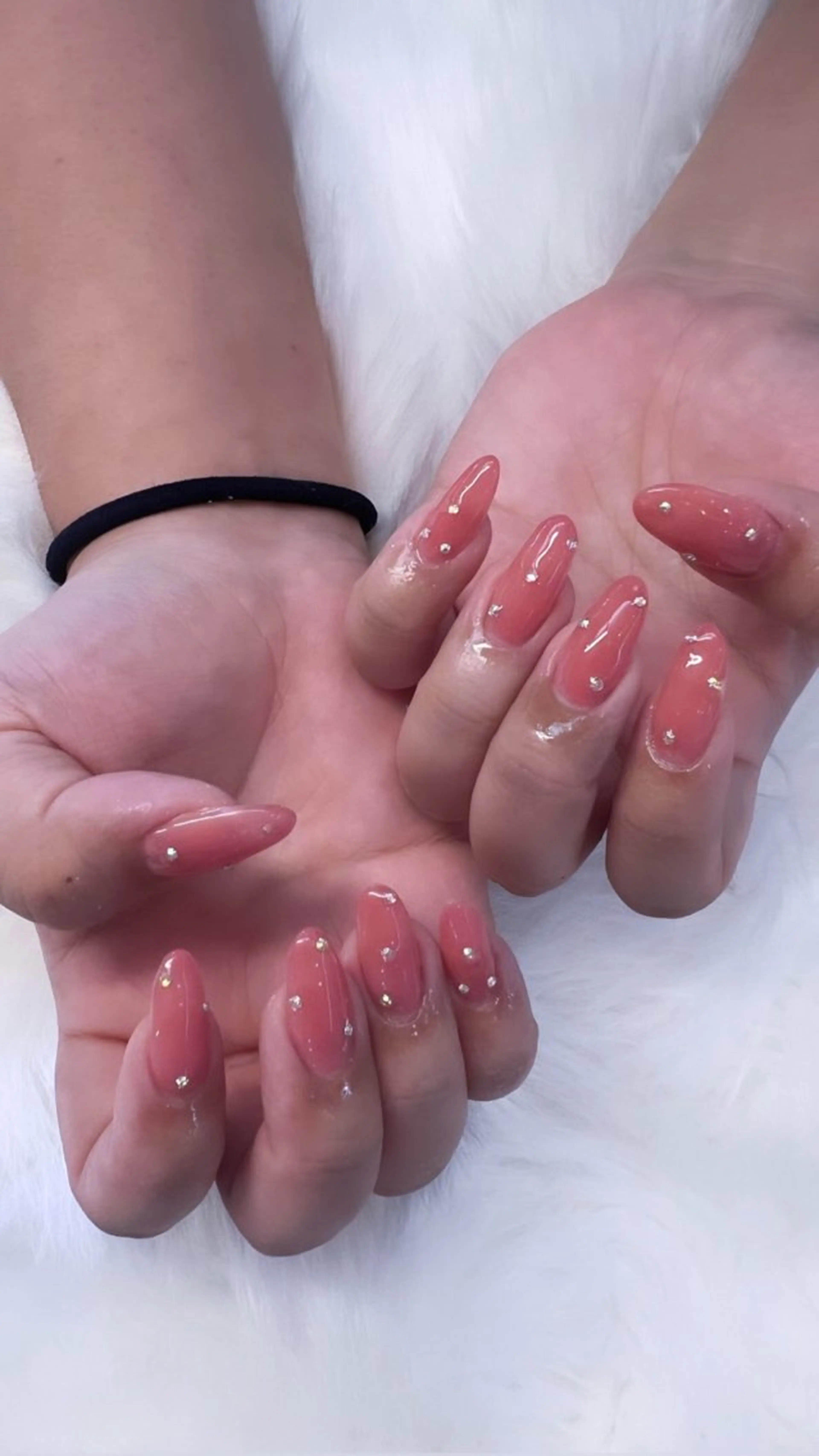 ネイル ストーンネイル ハンドネイル ハンドケア RÊVIA所属・RÊVIA (レヴィア)のネイルデザイン