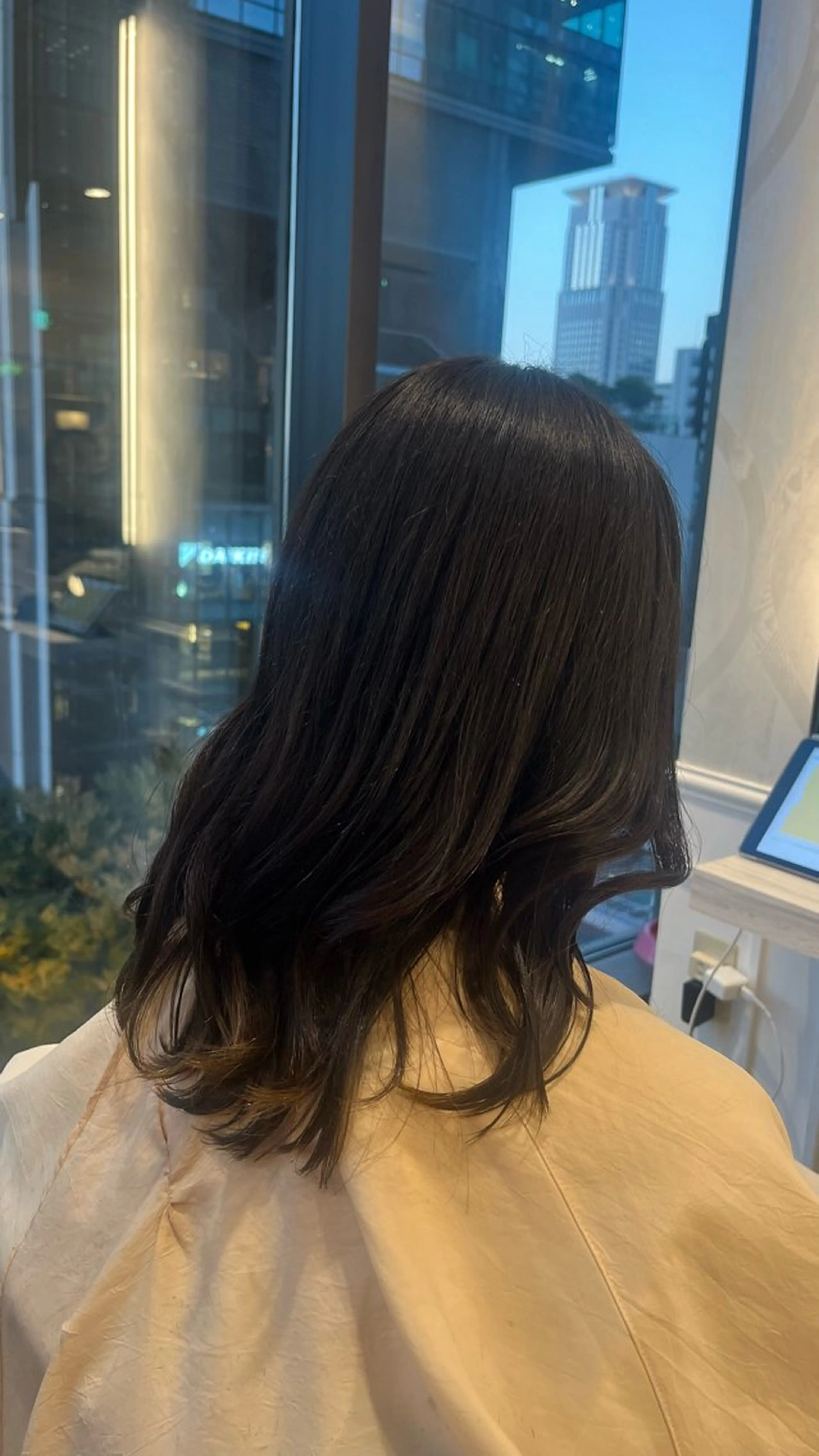 ミディアム labless MOEのヘアスタイル