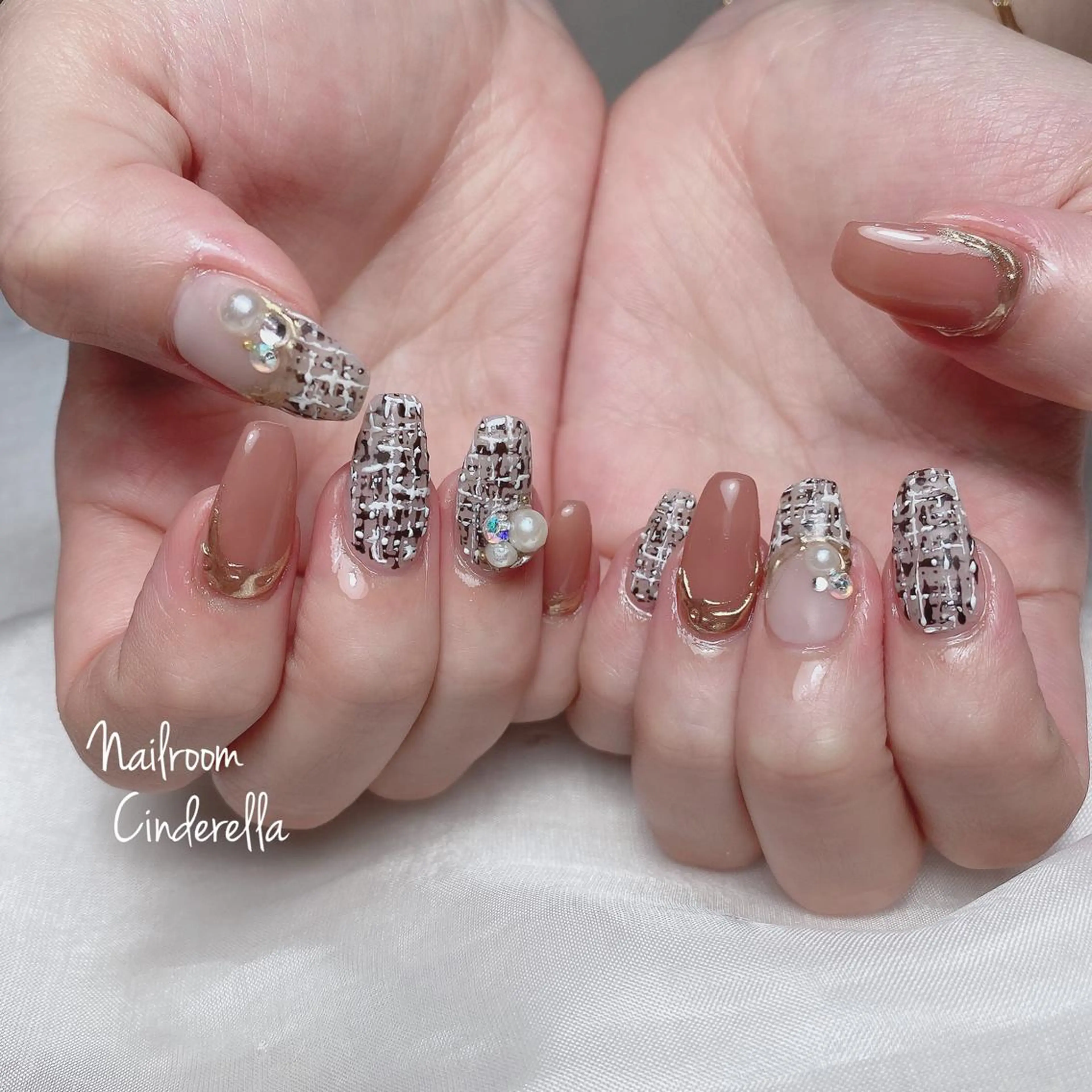 ネイル ミラーネイル ツイードネイル Nailroom. Cinderellaのネイルデザイン