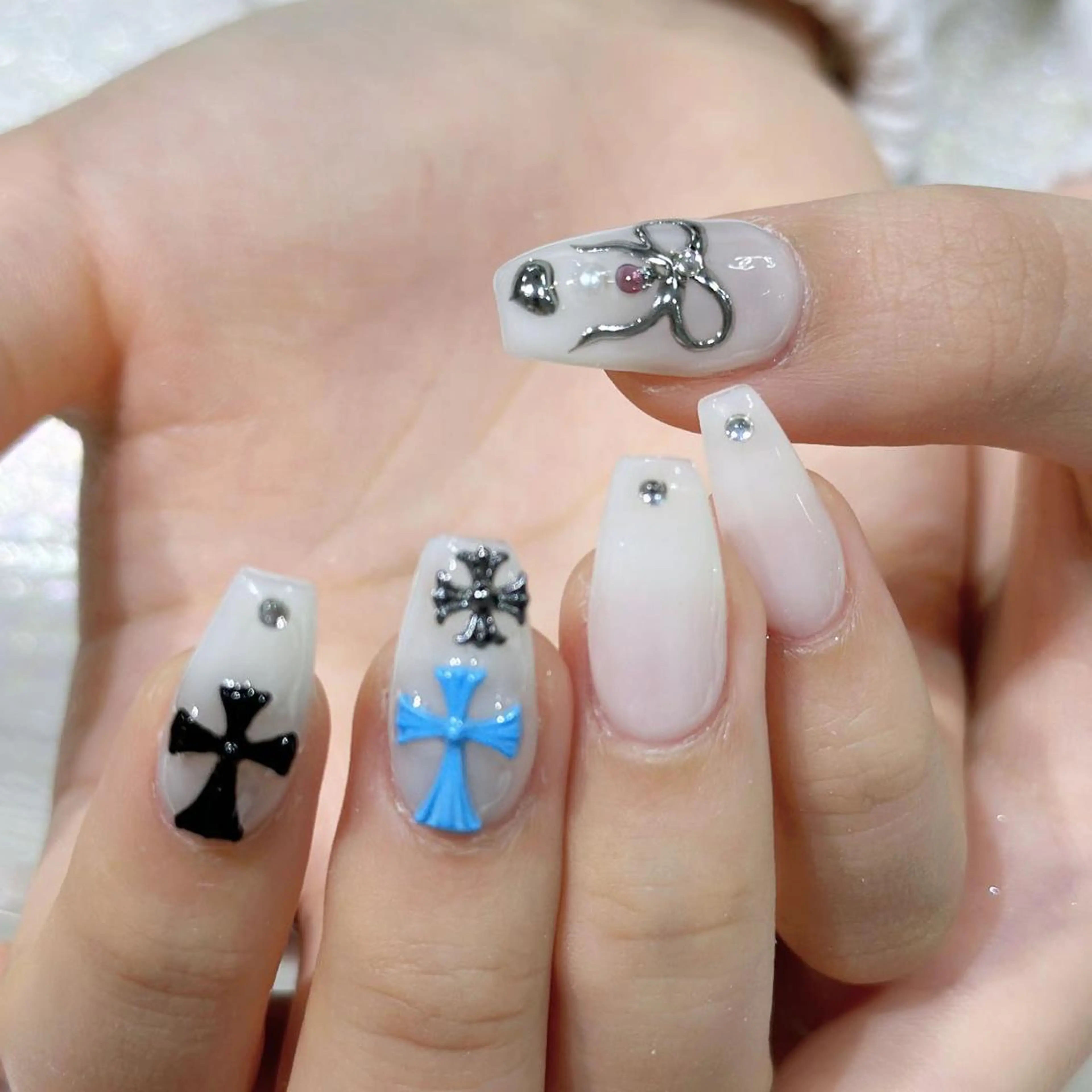 ネイル ハンドネイル Queen’s 歌舞伎町店のネイルデザイン