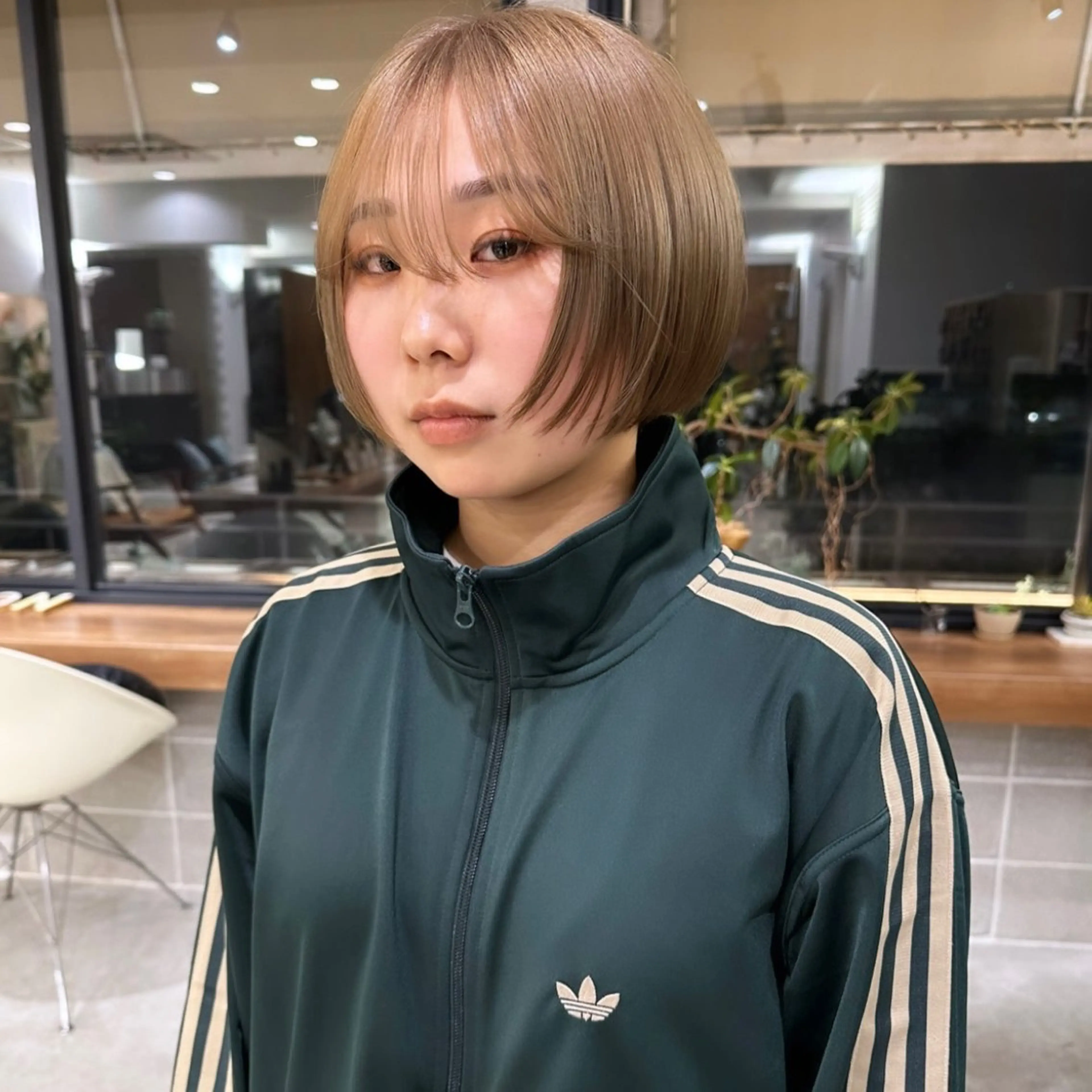 ショート カラー mellow所属・顔周りデザイン/ ハイトーン/多田悠馬のヘアスタイル