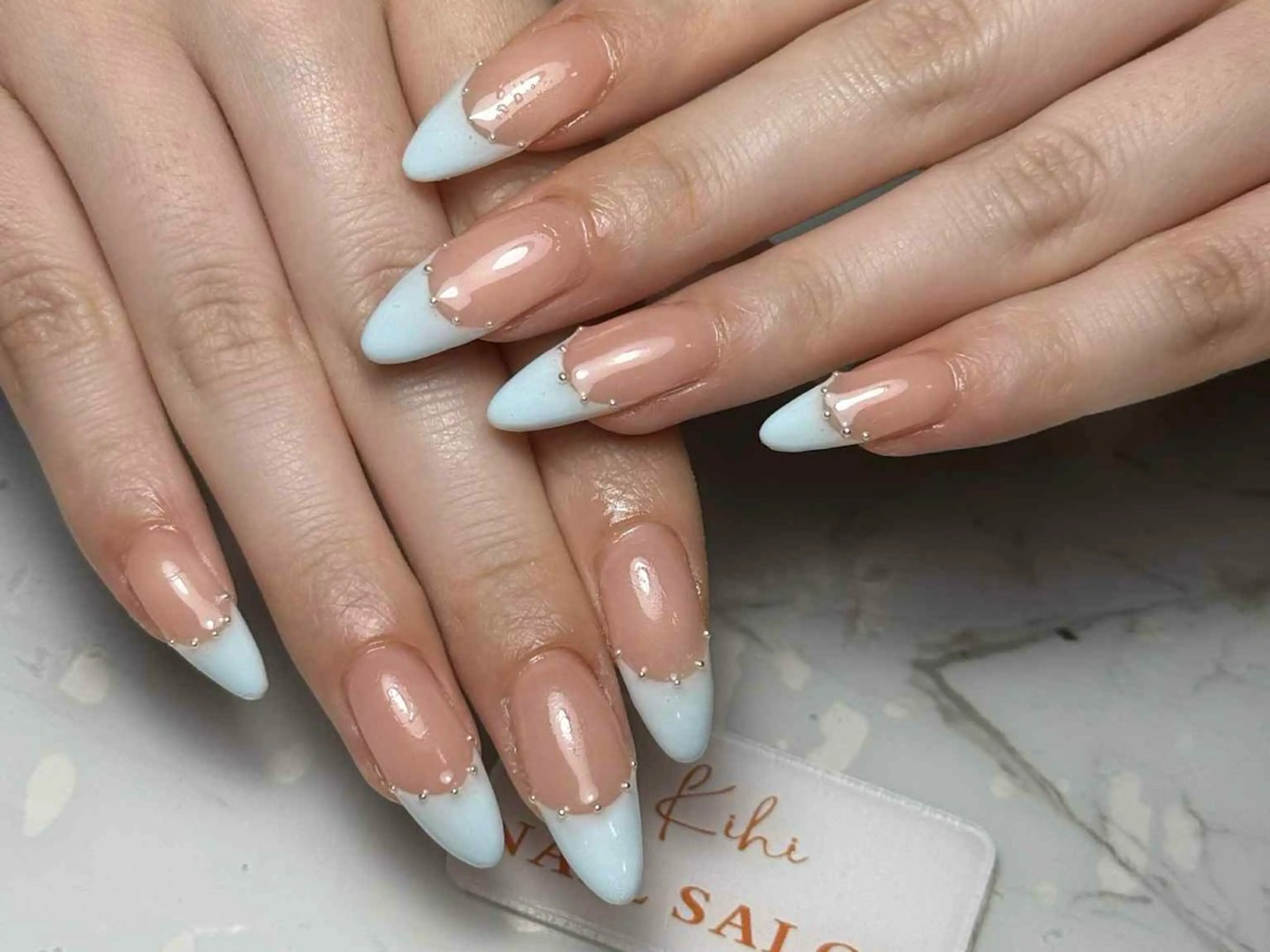 ネイル アートネイル フレンチネイル ジェルネイル グラデーション 韓国ネイル ハンドネイル 💕鈴木ユリ パラジェル/オフ無料のネイルデザイン