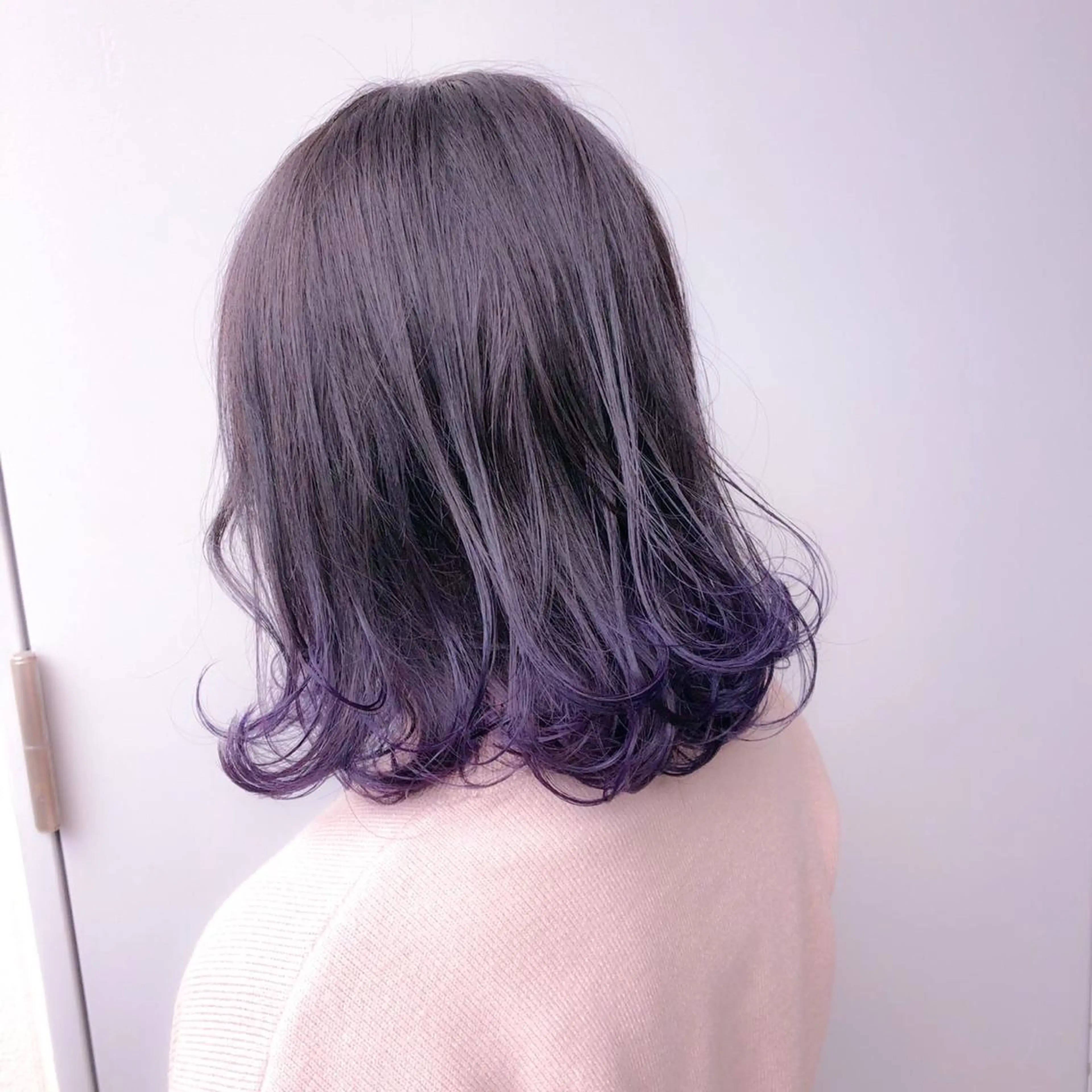 セミロング カラー パーマ ヘアアレンジ メンズ キッズ ネイル マツエク・マツパ ヘアカラー トリートメント ヘッドスパ 🦋ハイトーンボブ ショート🦋トシキのヘアスタイル