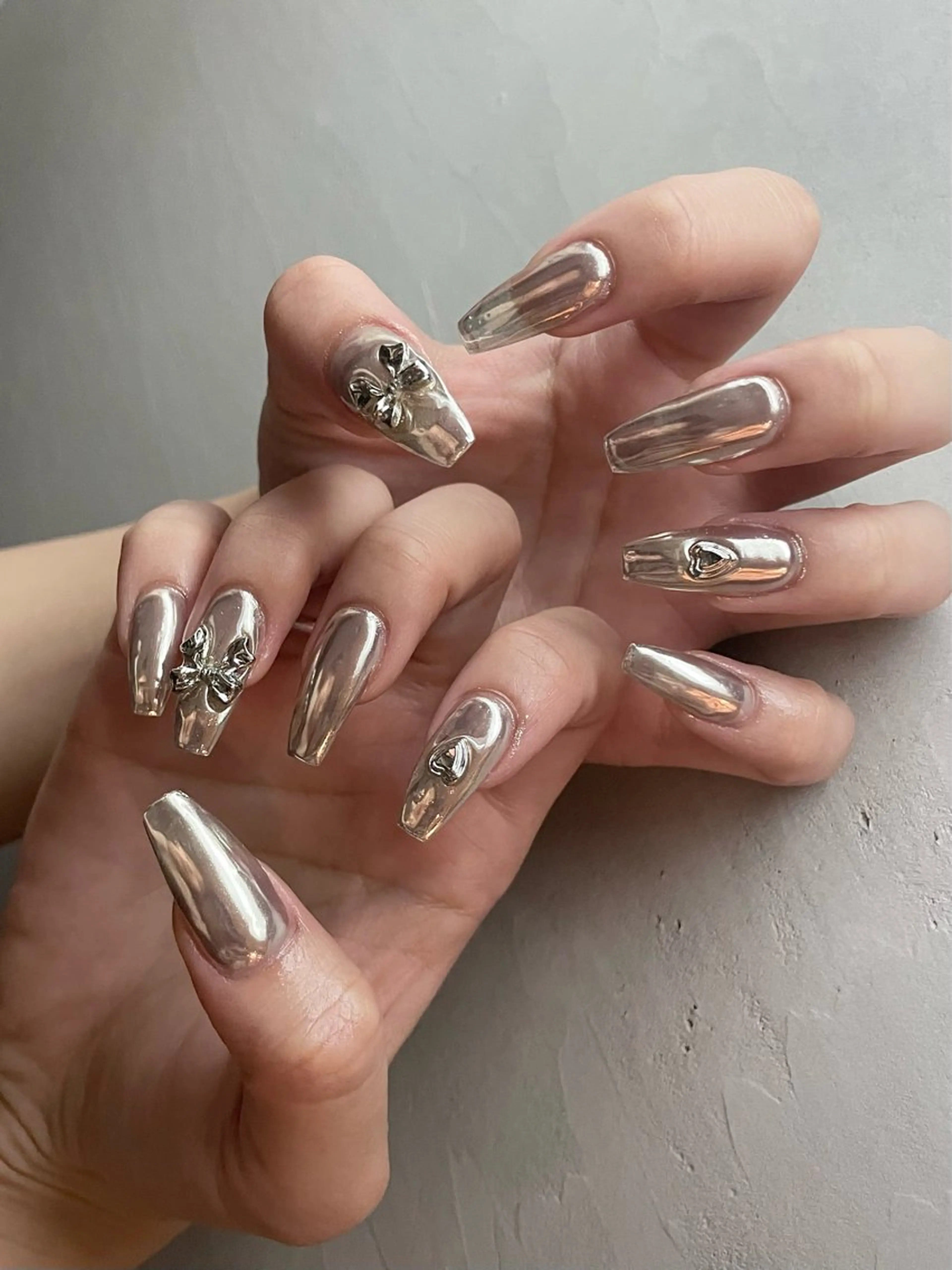 ネイル ミラーネイル シルバー solu nail所属・碇 千波のネイルデザイン