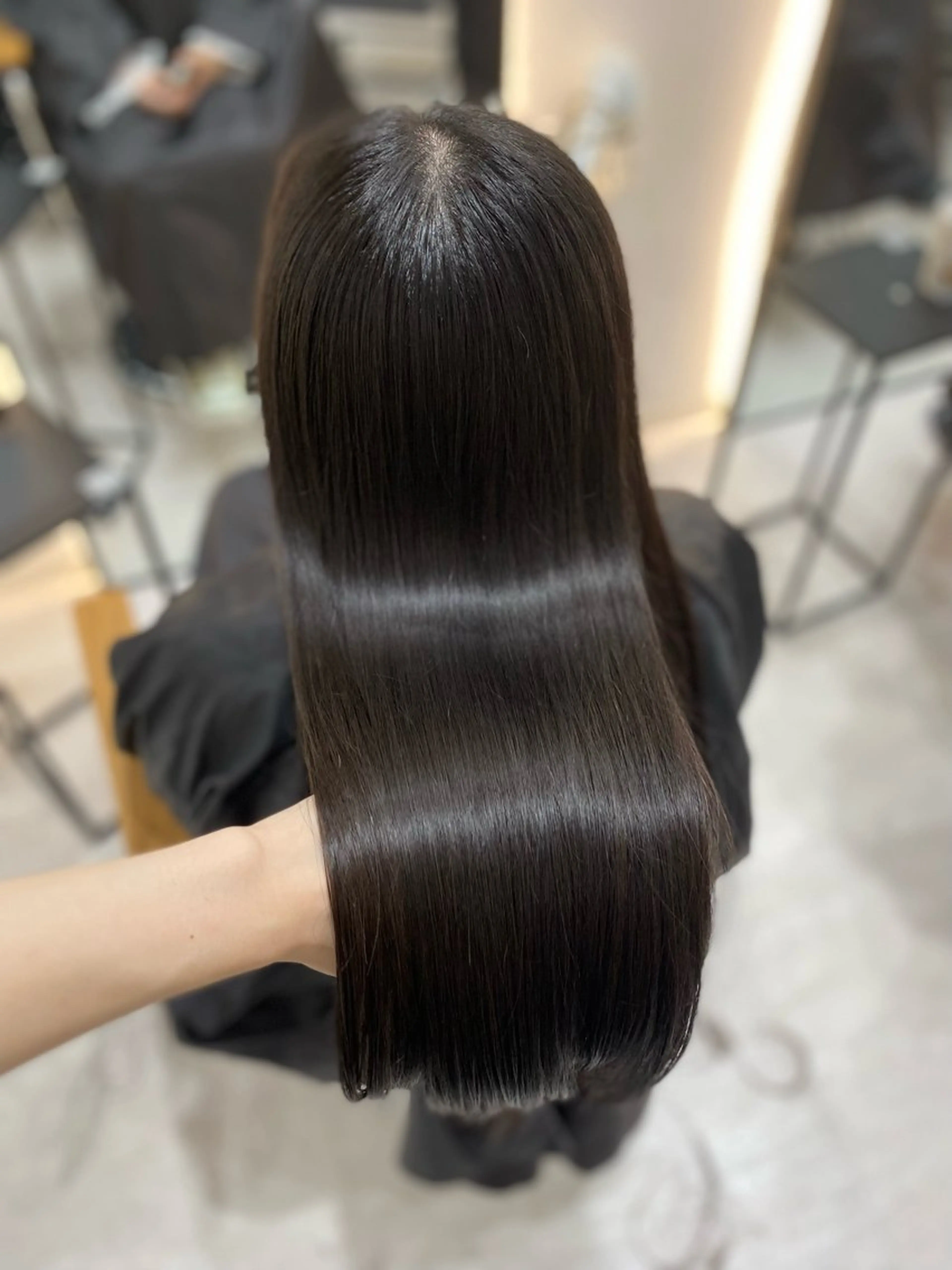 ロング カラー 透明感カラー グレージュ オリーブグレージュ オリーブグレー トリートメント カット ヘアカラー トリートメント 艶髪・透明感カラー・ 韓国ヘア・Yuriのヘアスタイル