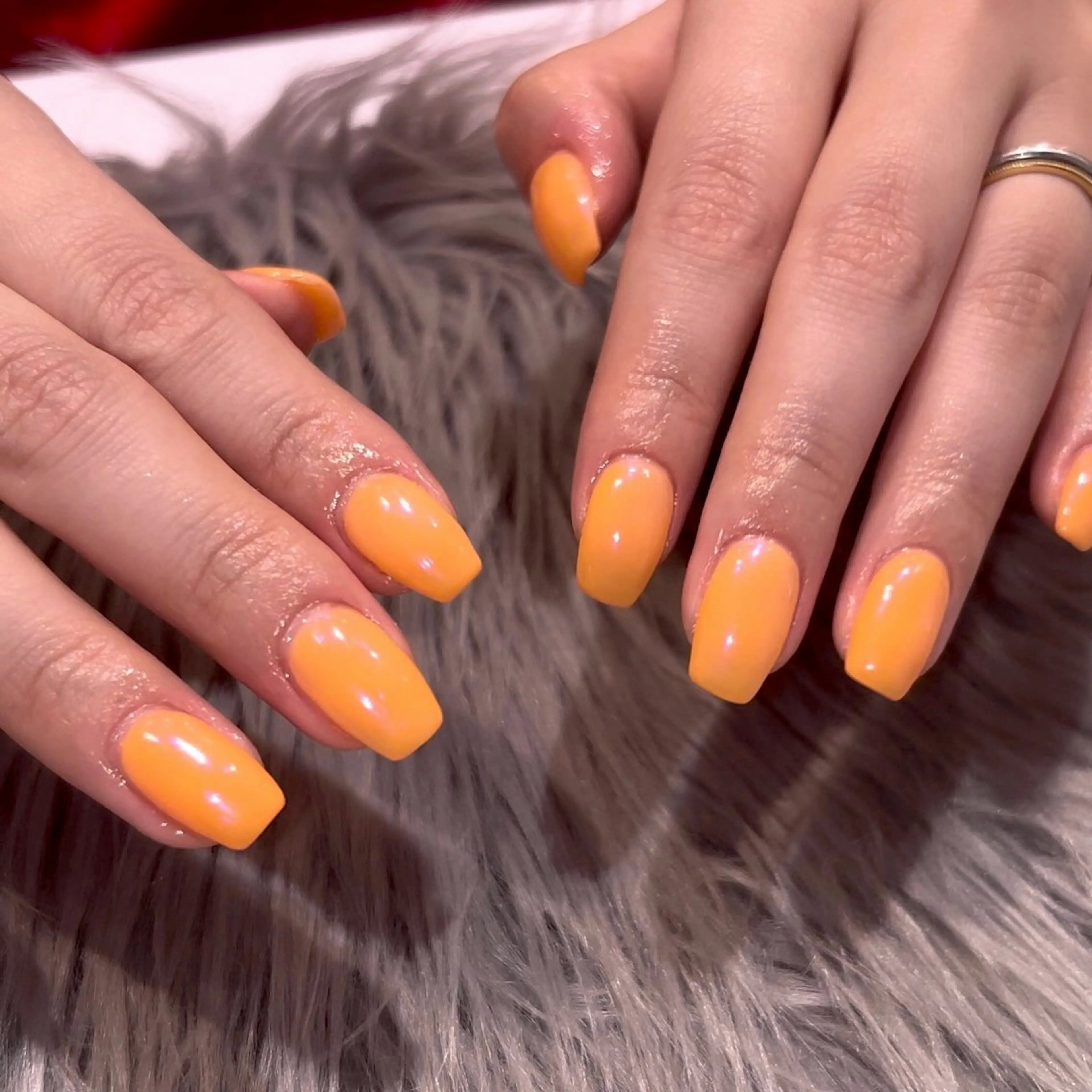 ネイル オーロラネイル ワンカラーネイル オレンジ ピンク ハンドネイル yuzuka 🍀🖤のネイルデザイン