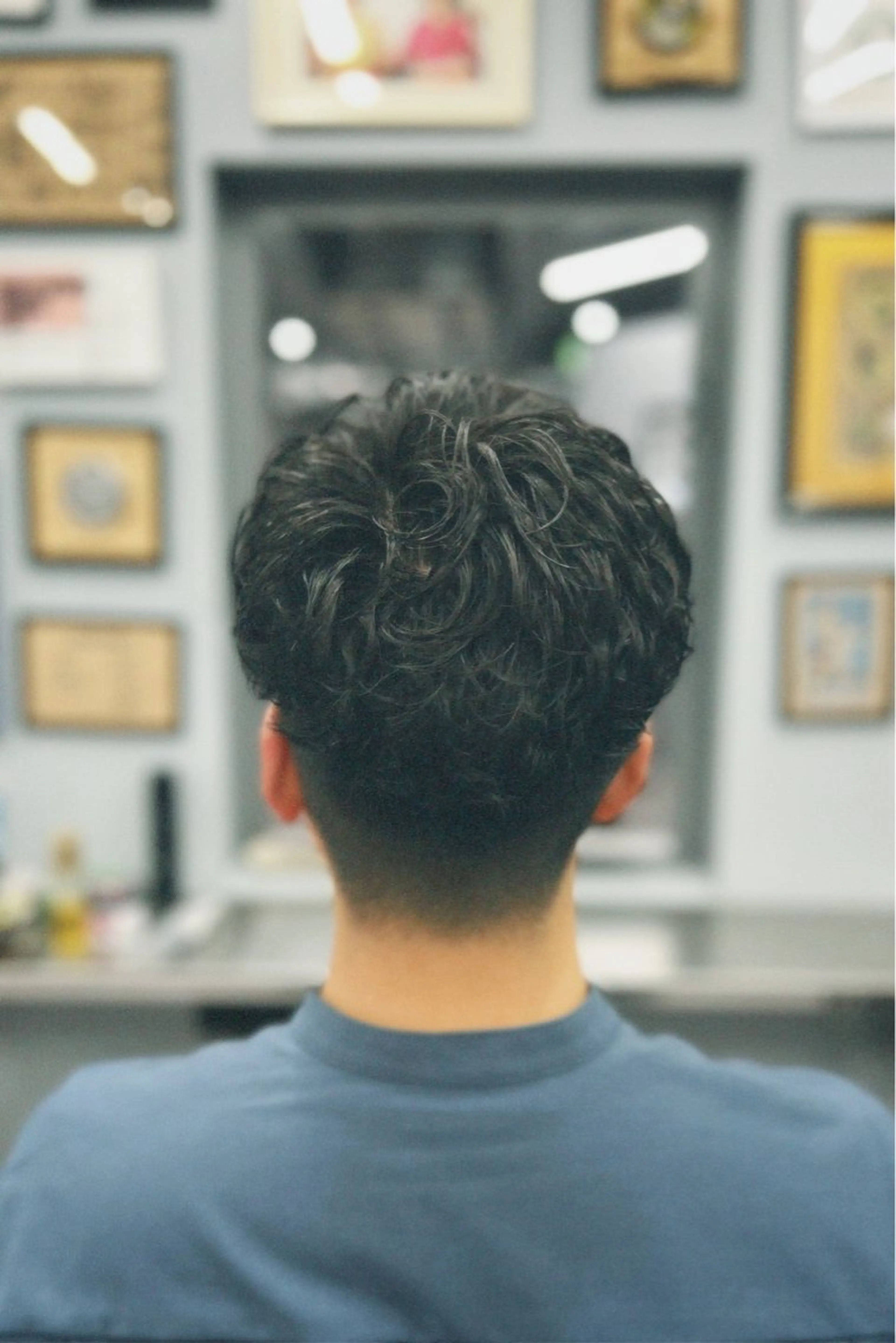 ショート パーマ メンズ センターパート フェードカット マッシュ メンズパーマ メンズツイストパーマ icon Blue所属・池袋メンズパーマ フェード純平のヘアスタイル