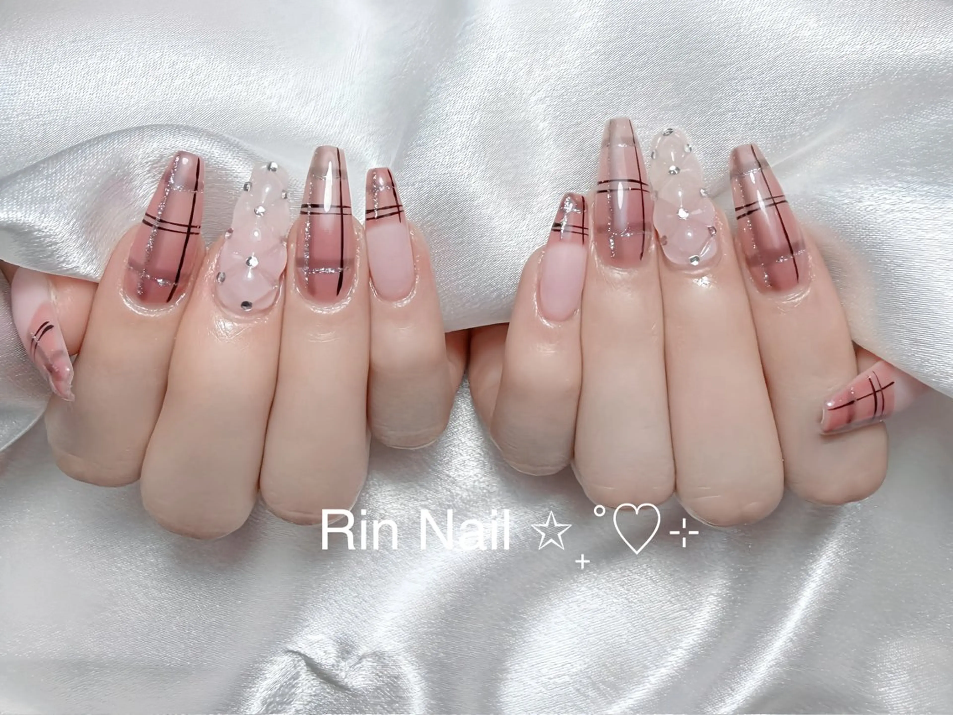 ネイル アートネイル チークネイル ジェルネイル ロングネイル マグネットネイル ハンドネイル Rin Nail 新大久保店のネイルデザイン