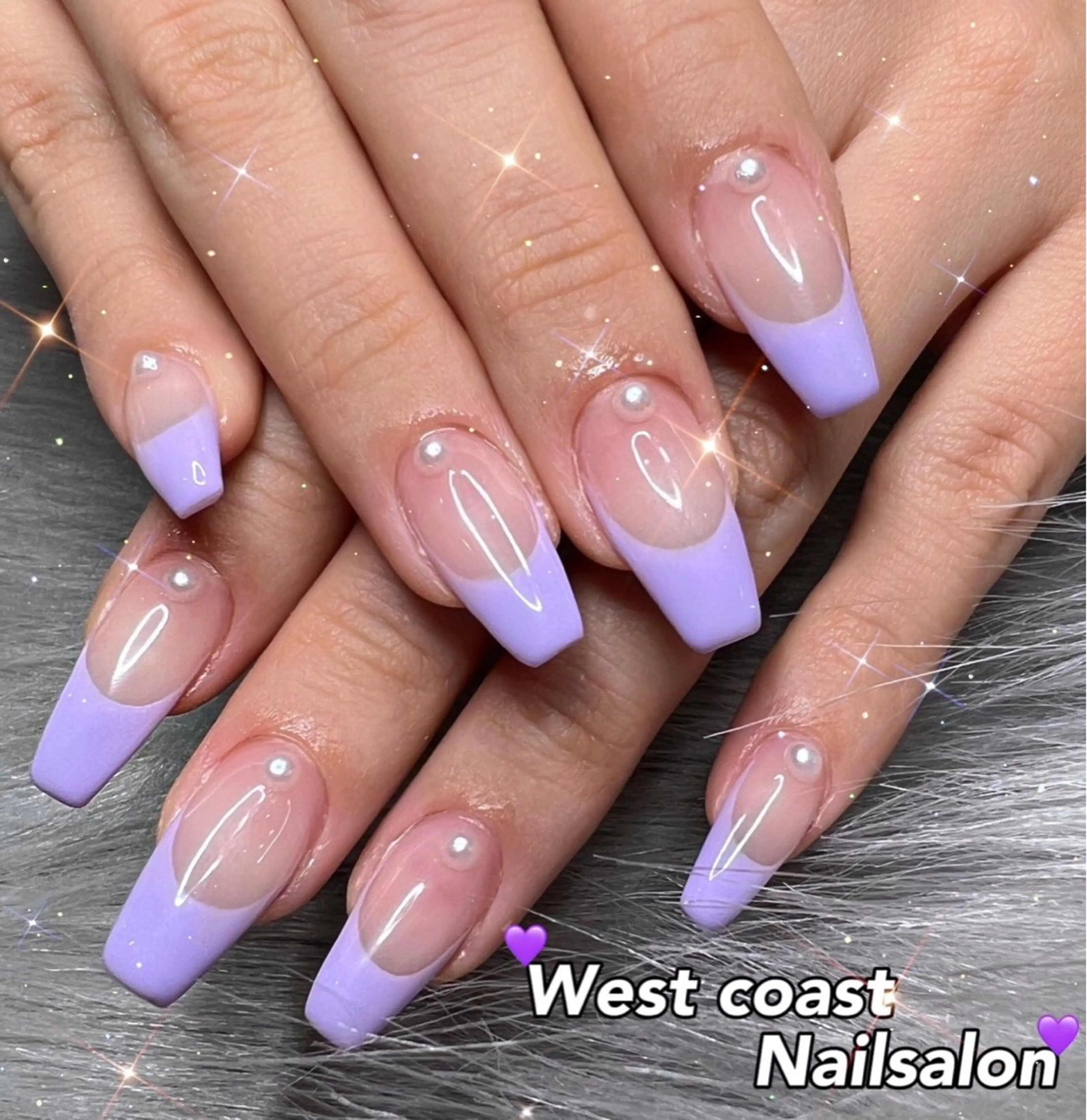 《Hand》オフなし✨定番のフレンチネイル🇫🇷(ストーン10個付き)の写真