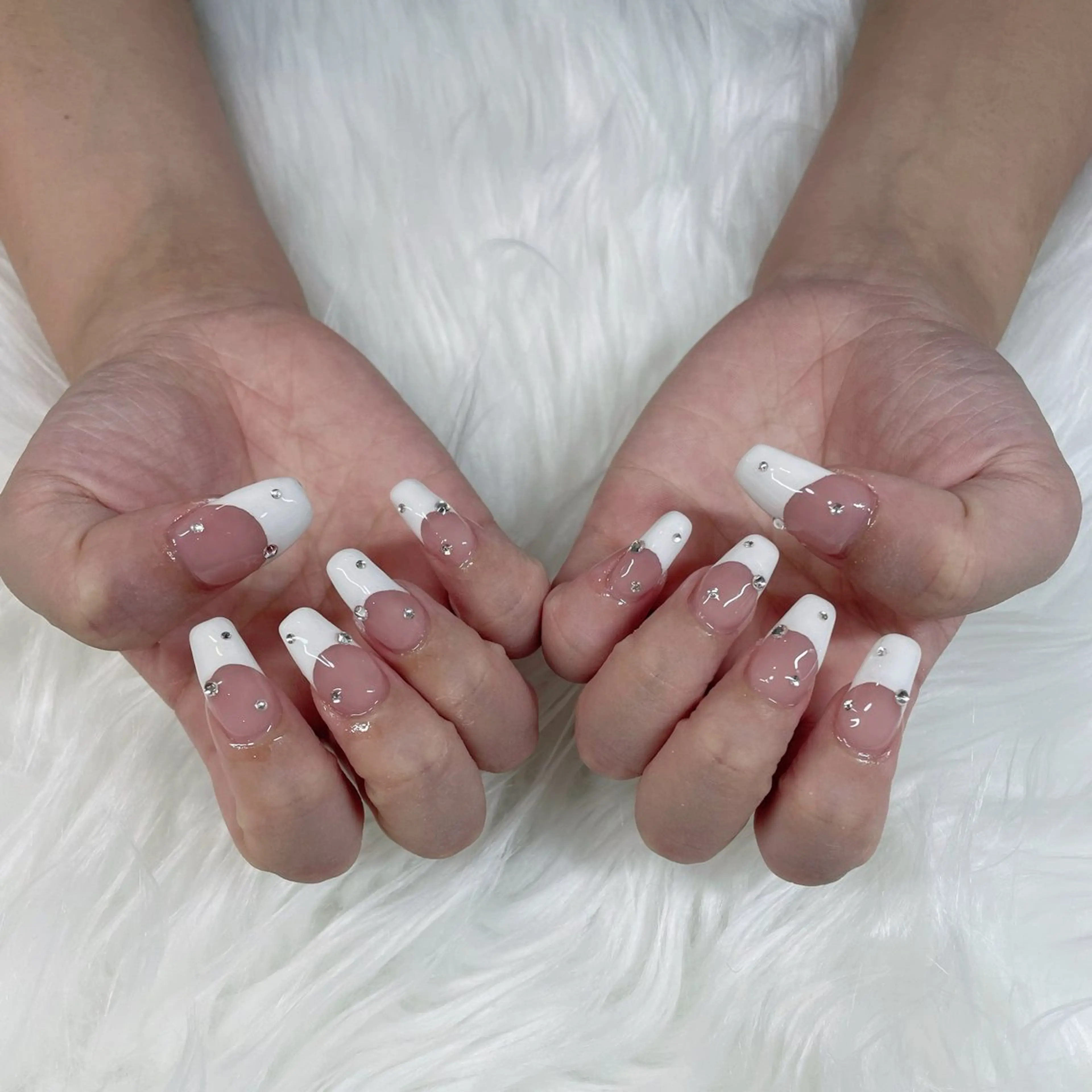 フレンチネイル(オフあり)の写真