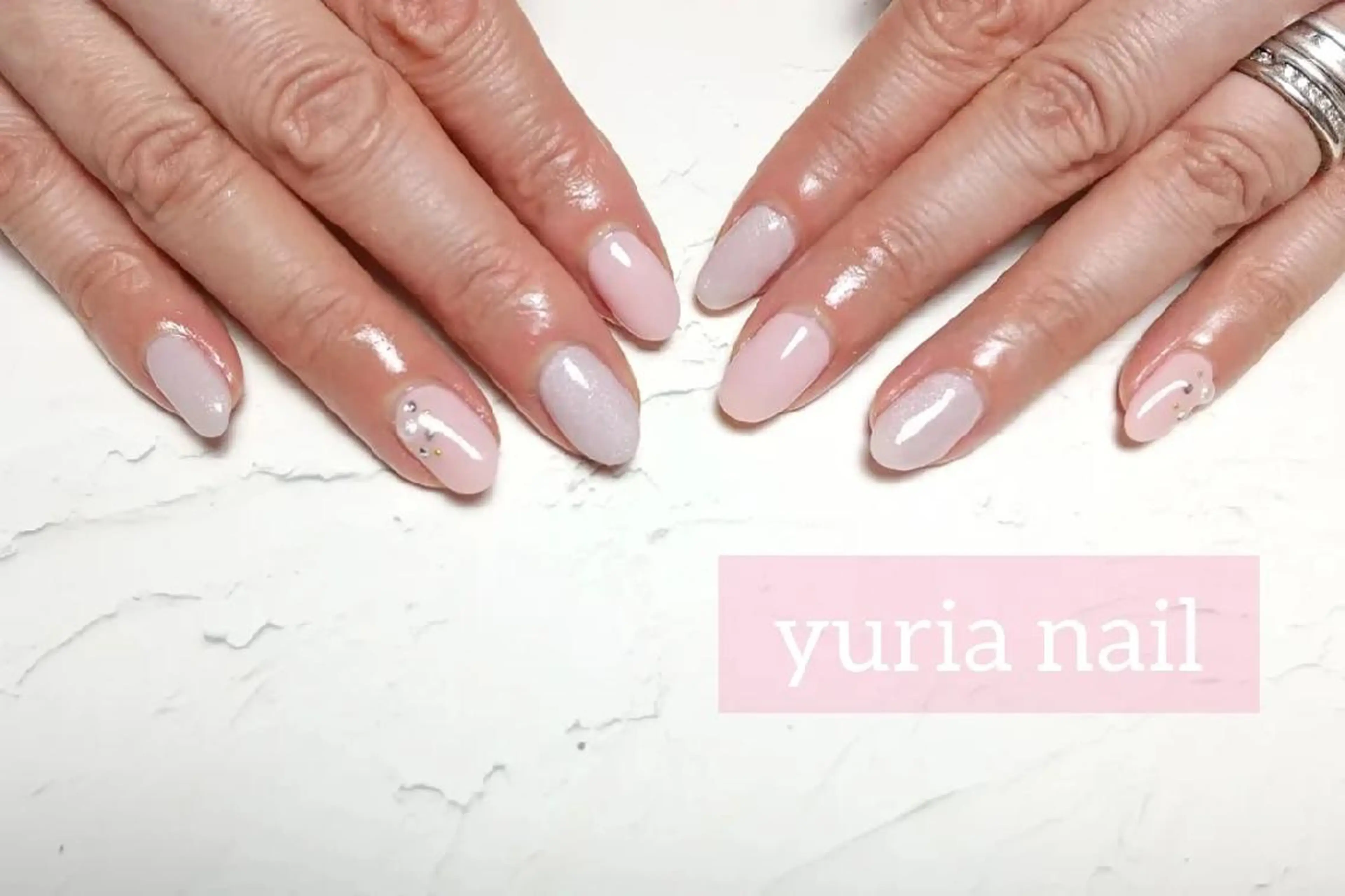 ネイル ジェルネイル マグネットネイル ワンカラーネイル ピンク 春ネイル ハンドネイル 小林 ゆりあのネイルデザイン