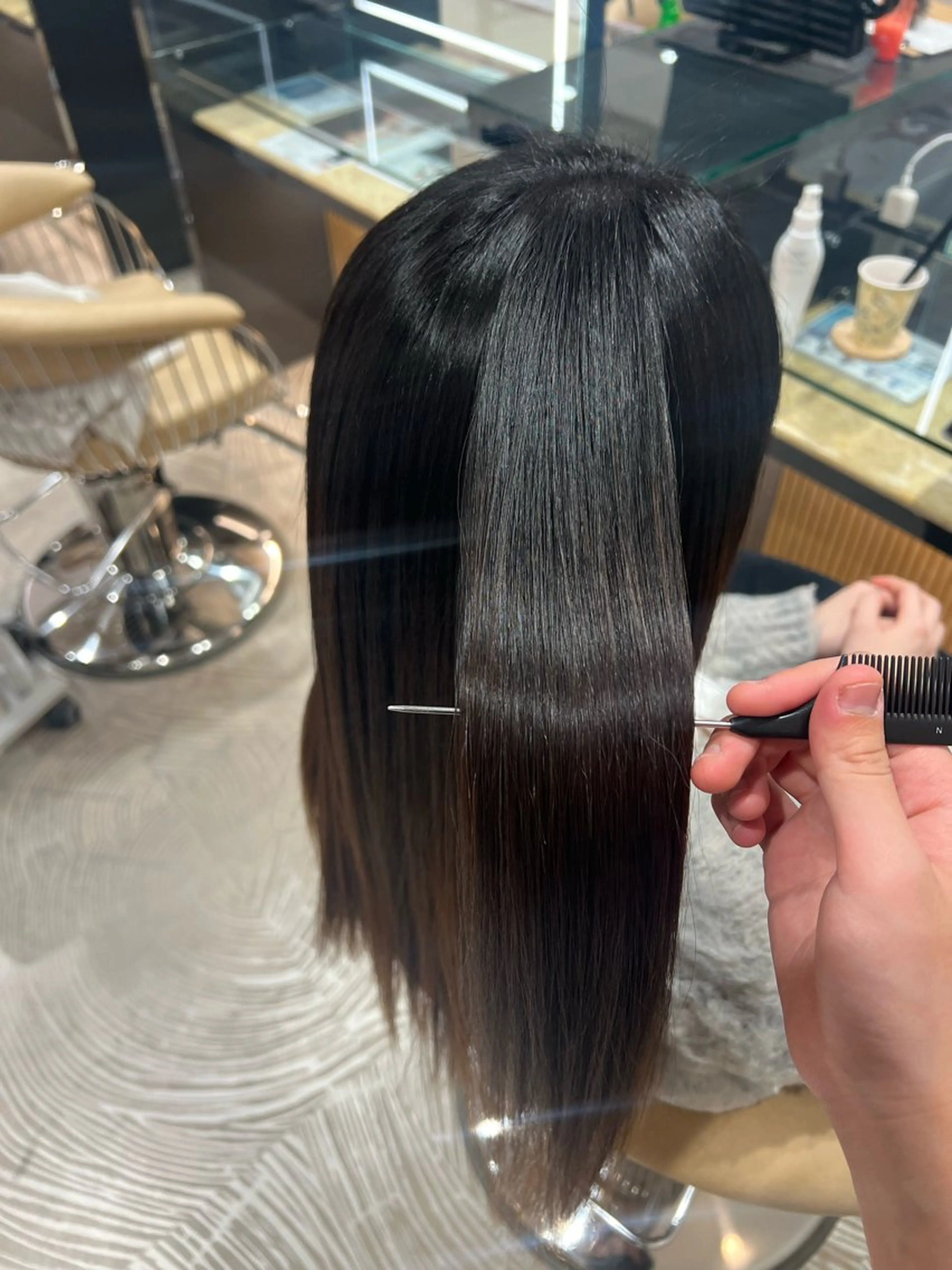 ロング パーマ ストレートパーマ ONE CONCEPT【ワンコンセプト】所属・飯味 華菜のヘアスタイル