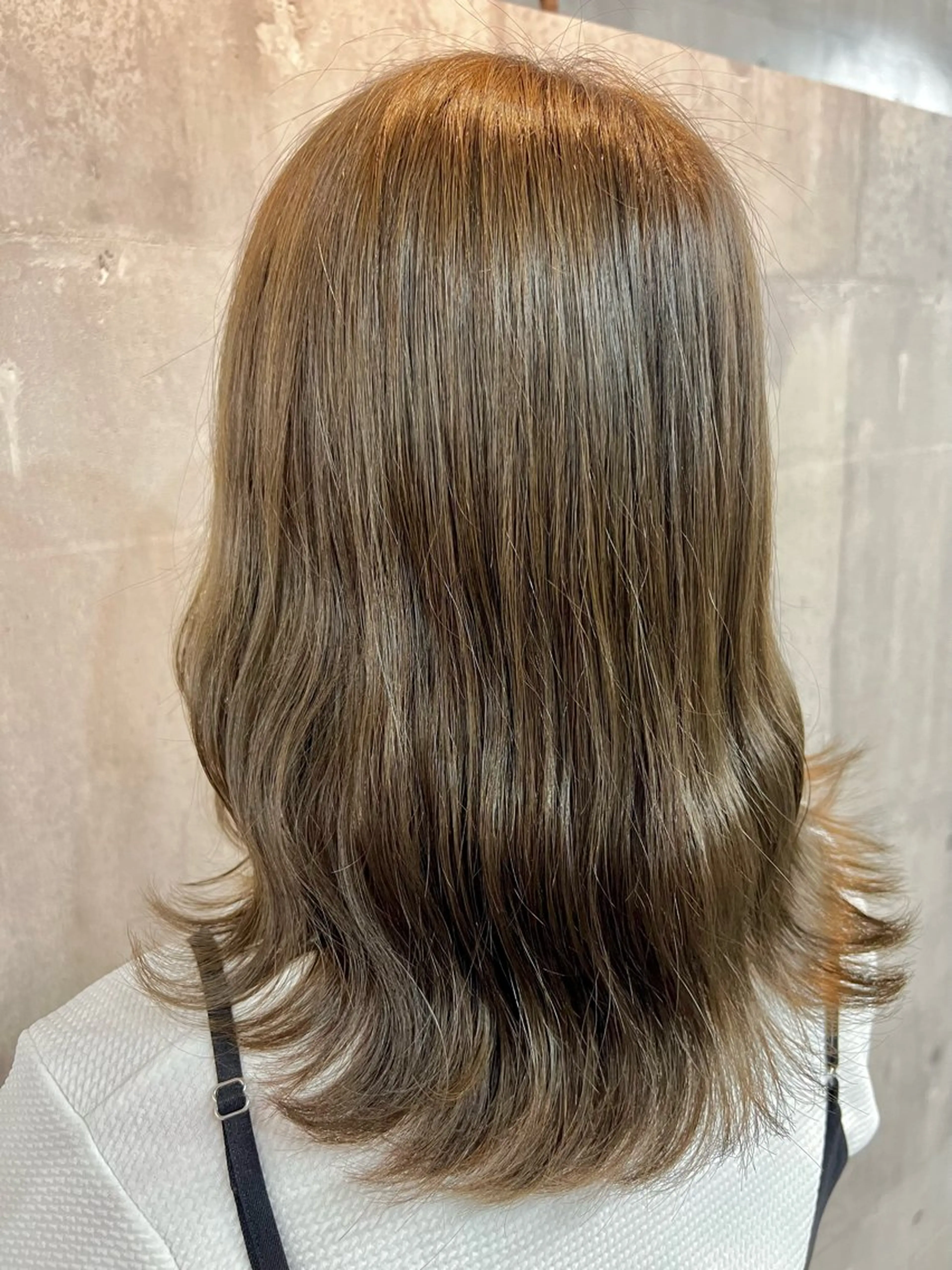 ミディアム カラー ベージュカラー イルミナカラー オリーブベージュ ヘアカラー トリートメント レイヤー/韓国 ハイトーン興津史弥のヘアスタイル