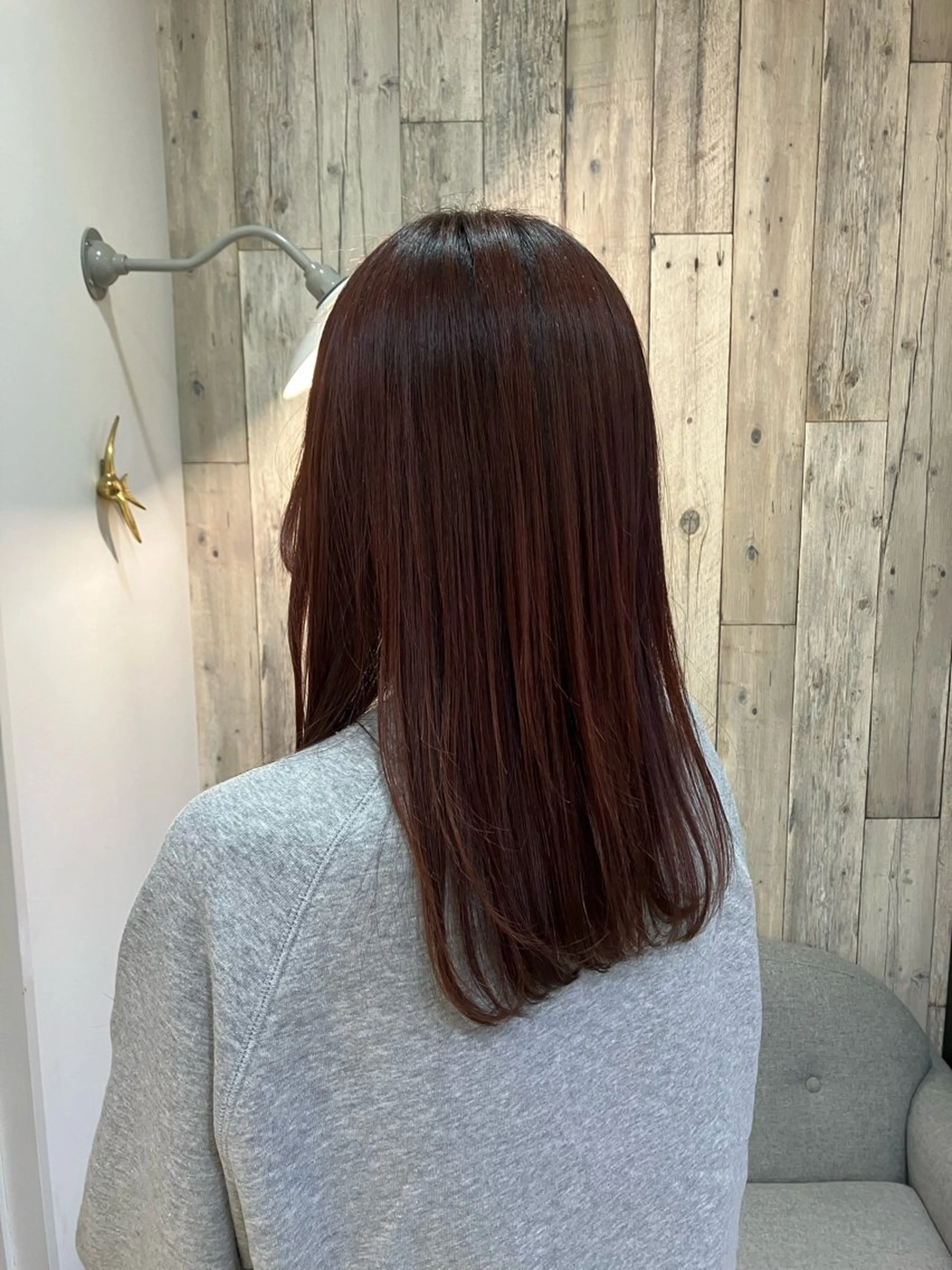 ミディアム 藤田 七海のヘアスタイル