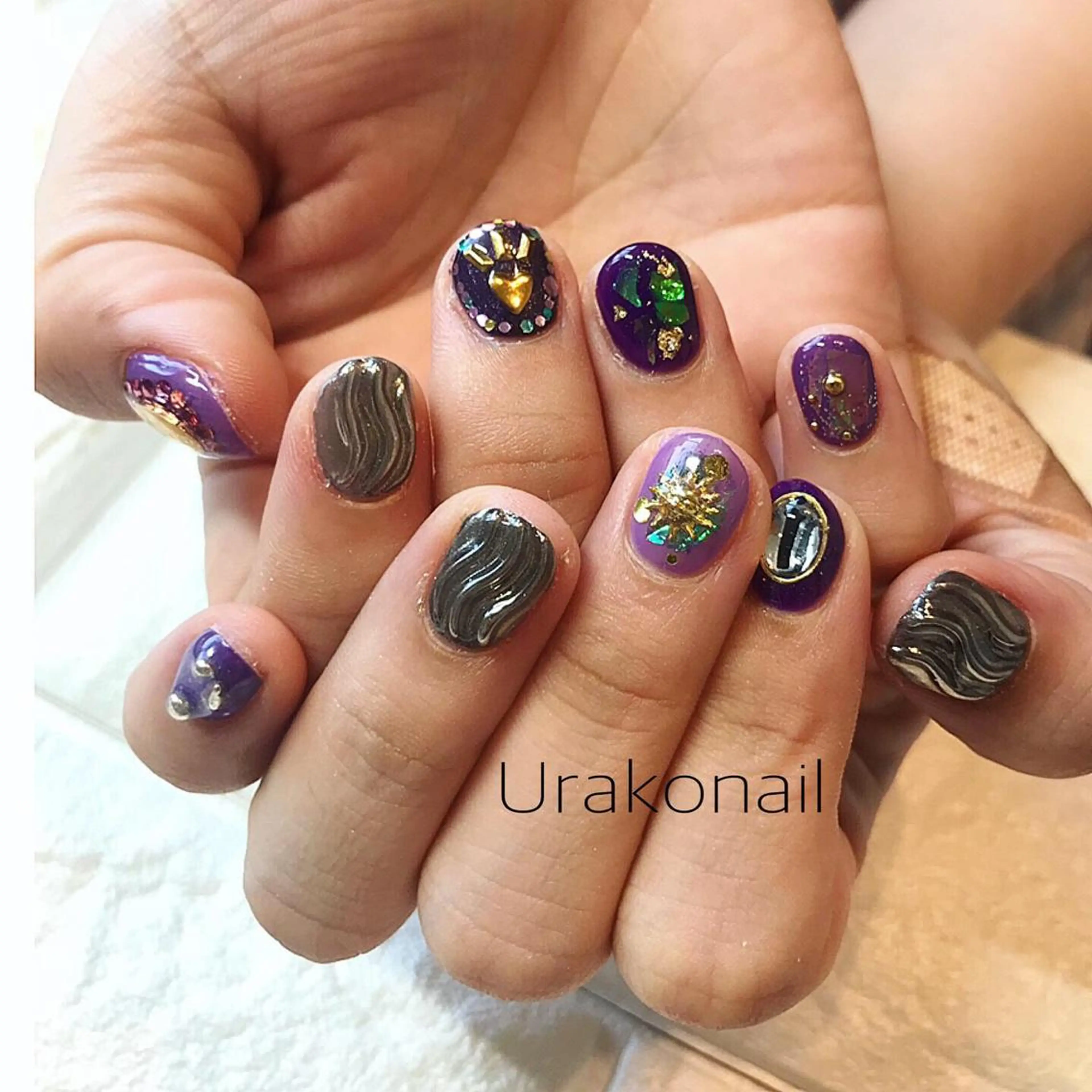 ネイル UrakoNail 《nail》のネイルデザイン