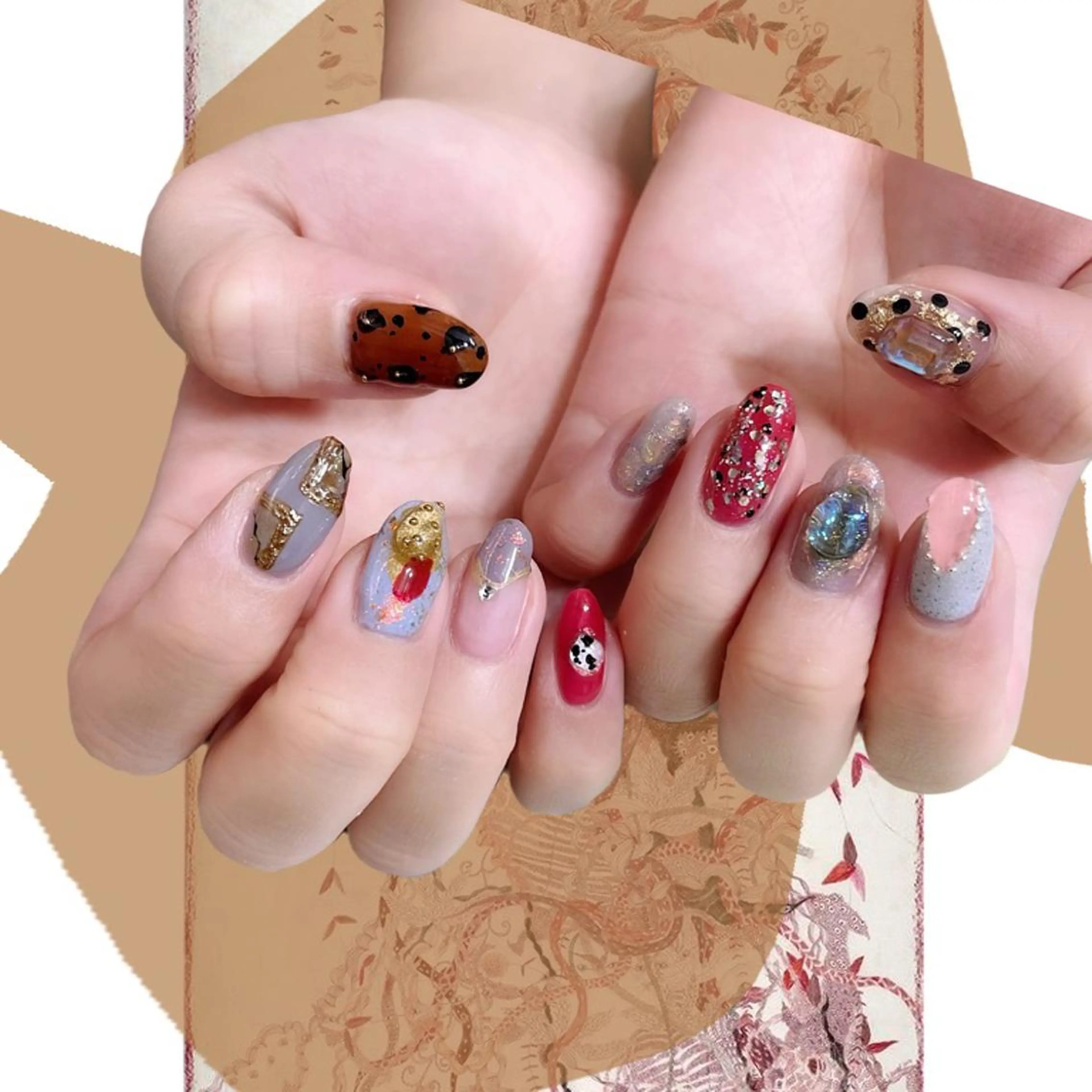 ネイル オーロラネイル 氷ネイル・うるうるネイル 韓国ネイル マグネットネイル ミラーネイル ハンドネイル VOLLMOND nailのネイルデザイン