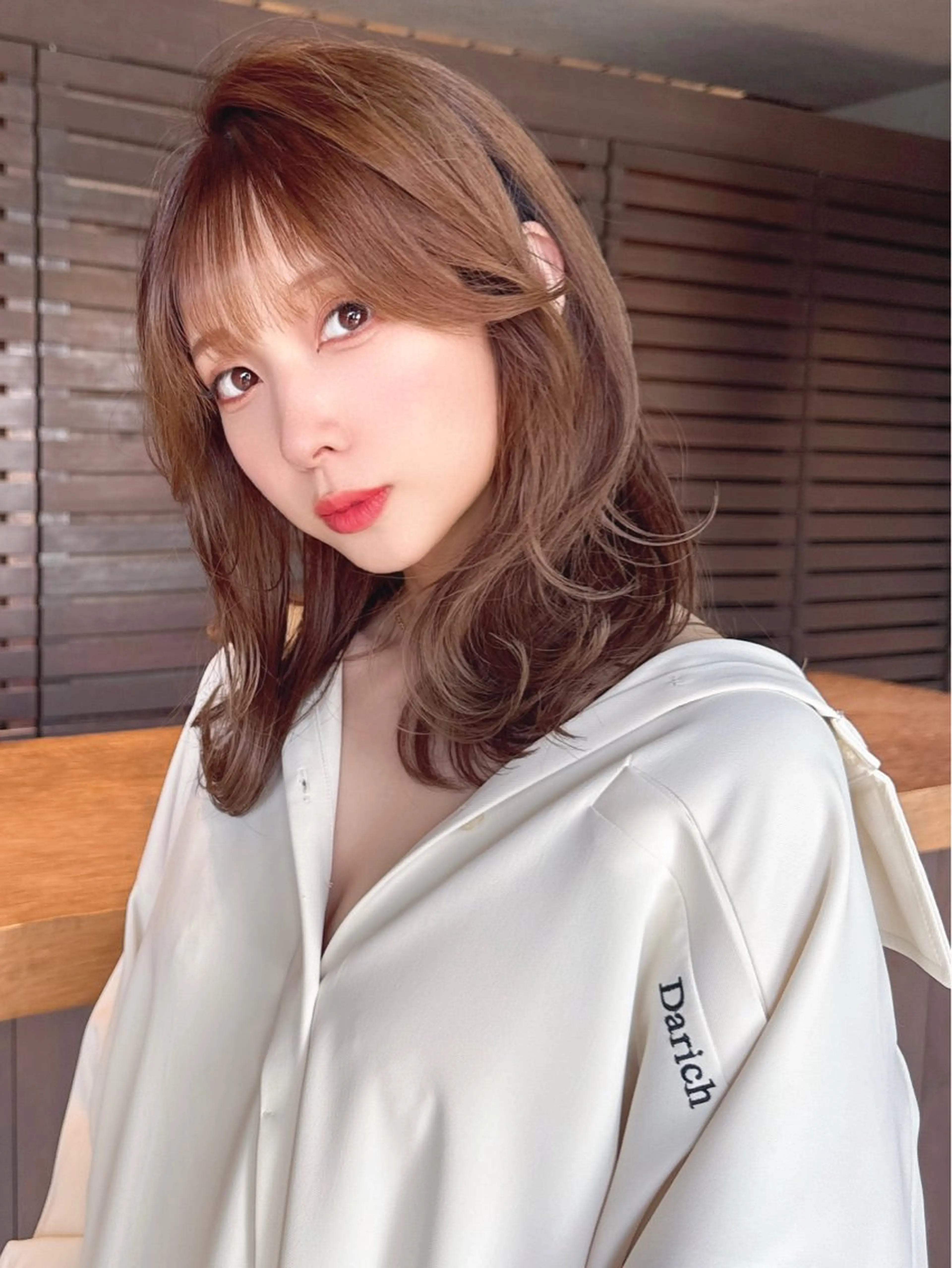 ミディアム レイヤーカット カット ヘアカラー トリートメント 似合わせ松本 容政のヘアスタイル