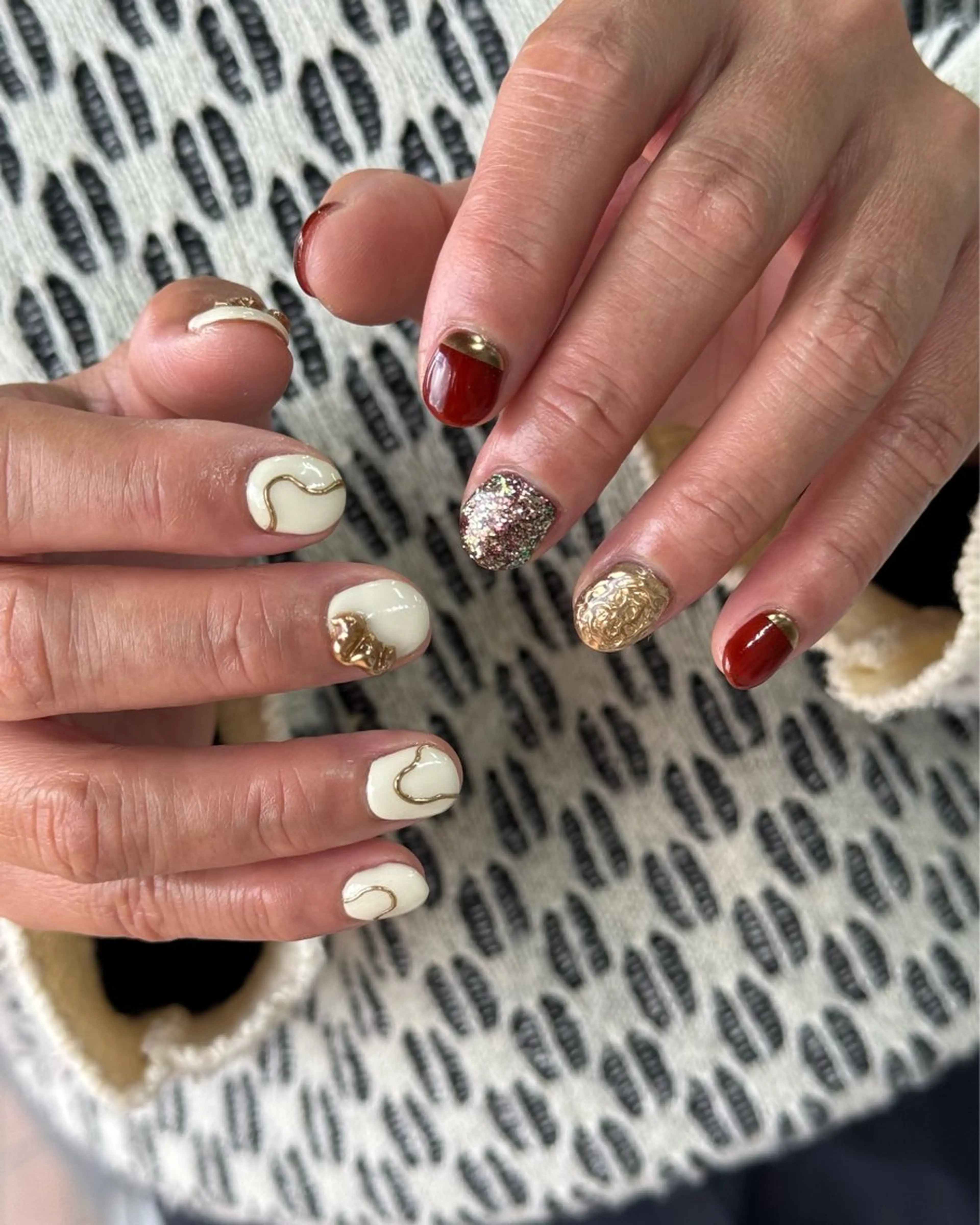 ネイル 赤色 ハンドネイル Momoka ネイリスト福岡/薬院のネイルデザイン