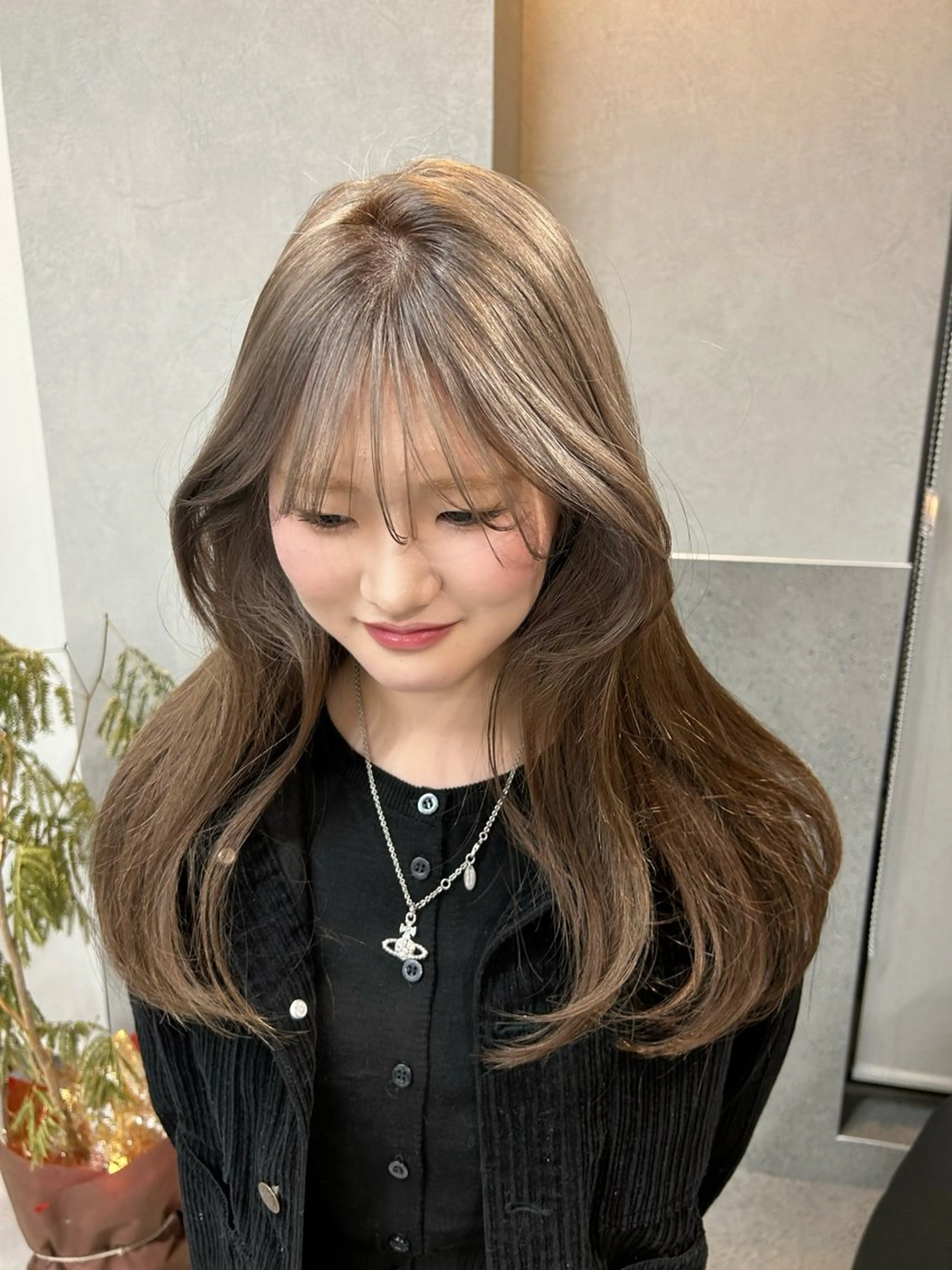 ロング カラー moe🎀 透明感カラーのヘアスタイル