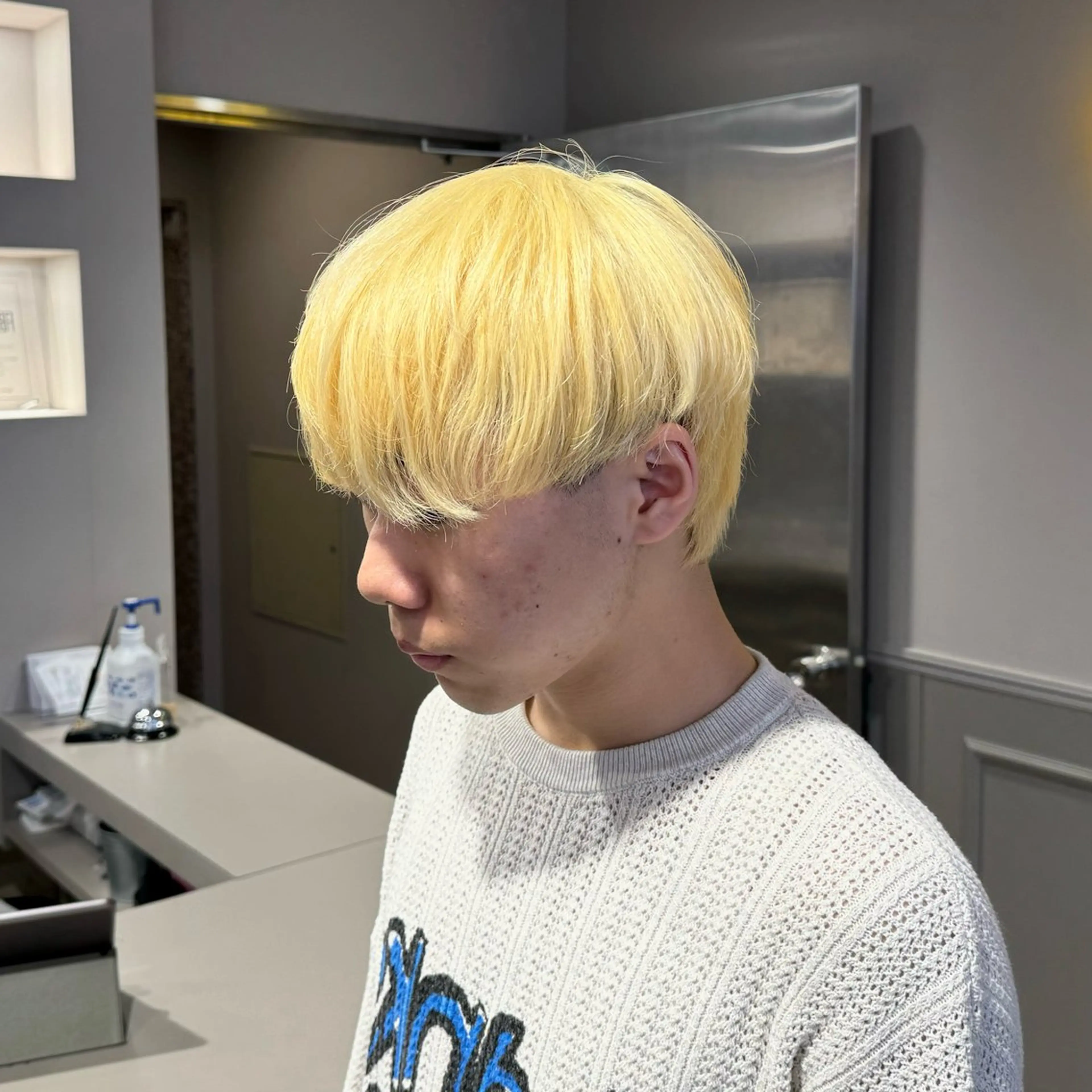 ミディアム パーマ ヘアアレンジ メンズ マッシュウルフ マッシュ メンズウルフカット ウルフカット カット ヘアカラー トリートメント ヘアセット 顔まわりカット の達人のヘアスタイル