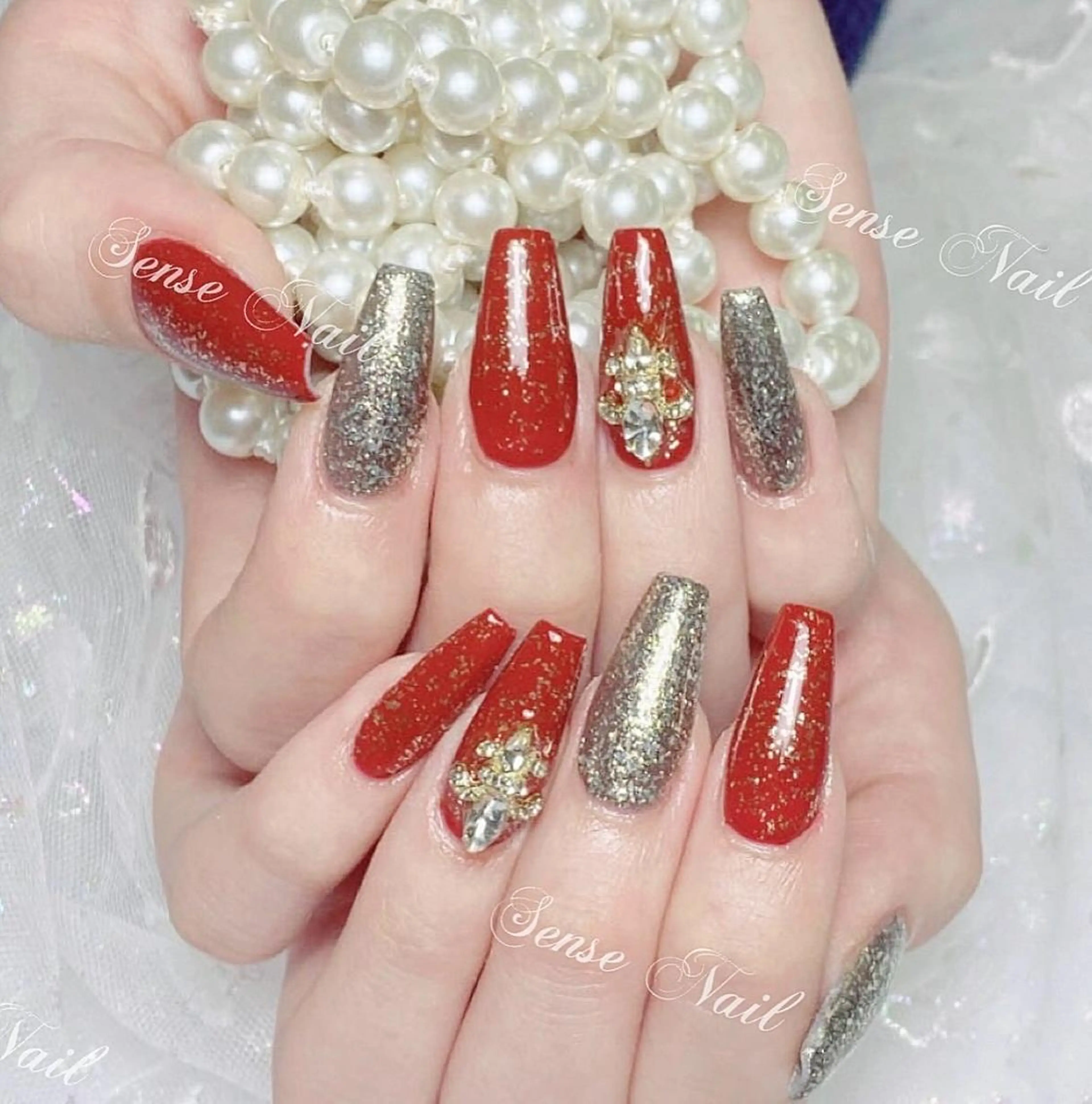 ネイル ハンドネイル ハンドケア Queening 🦋のネイルデザイン