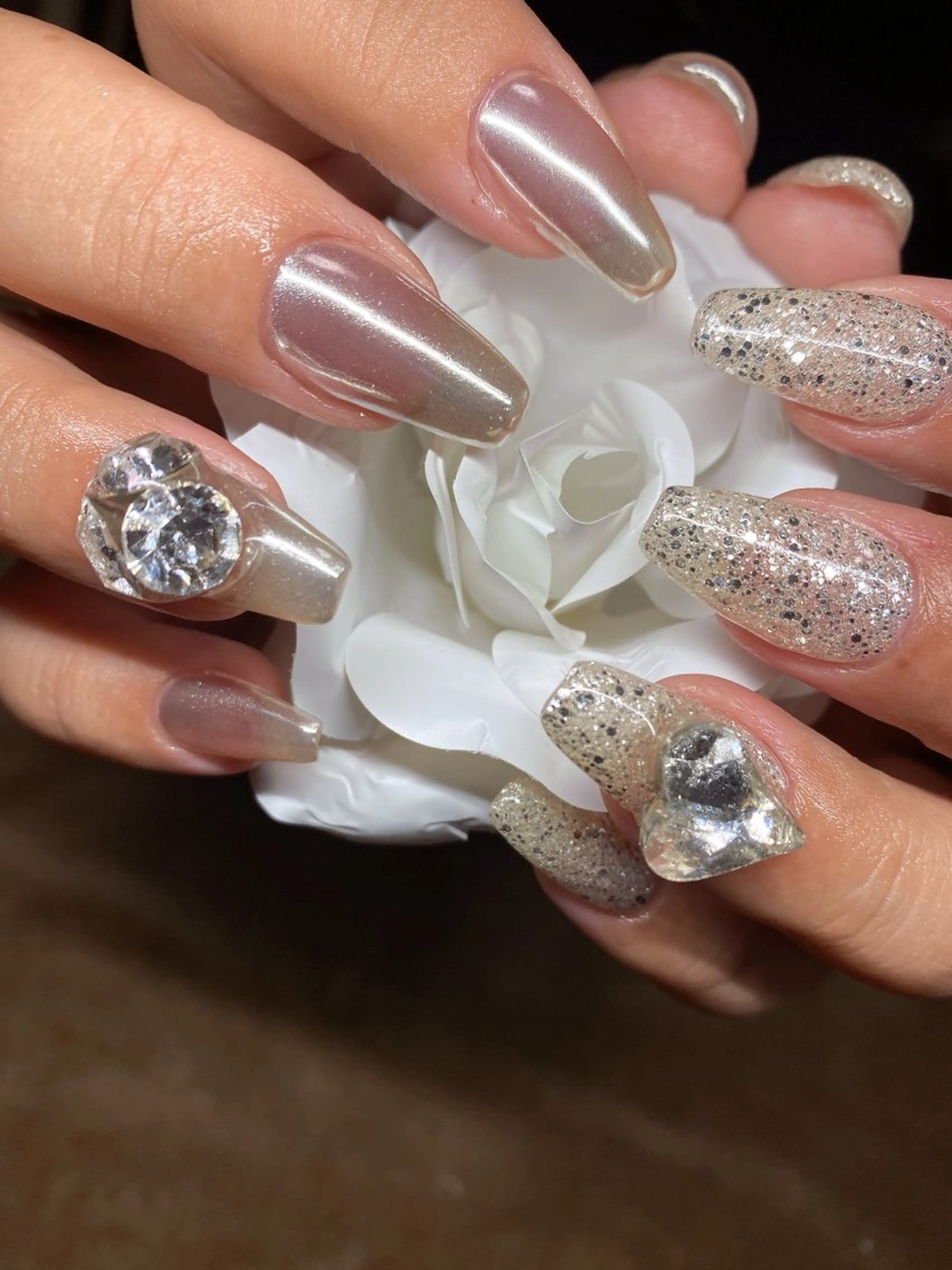 ネイル ラメ(グリッター) ミラーネイル ホワイト Nakanail ChiKaのネイルデザイン