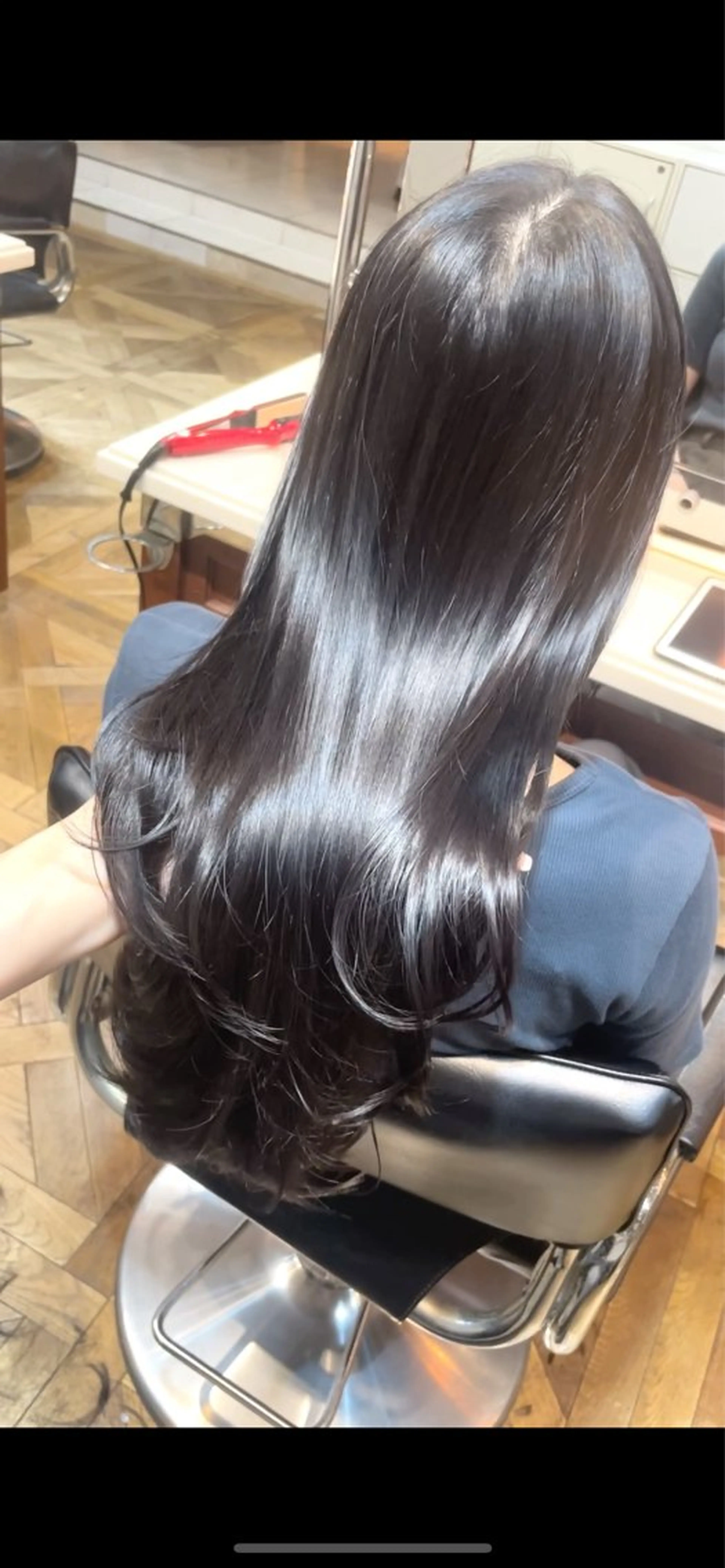 ロング カラー ロングレイヤー アッシュ ブリーチ グレージュ ブリーチなしカラー カット ヘアカラー トリートメント BEBE所属・ご新規様限定 透明感カラーKANAのヘアスタイル