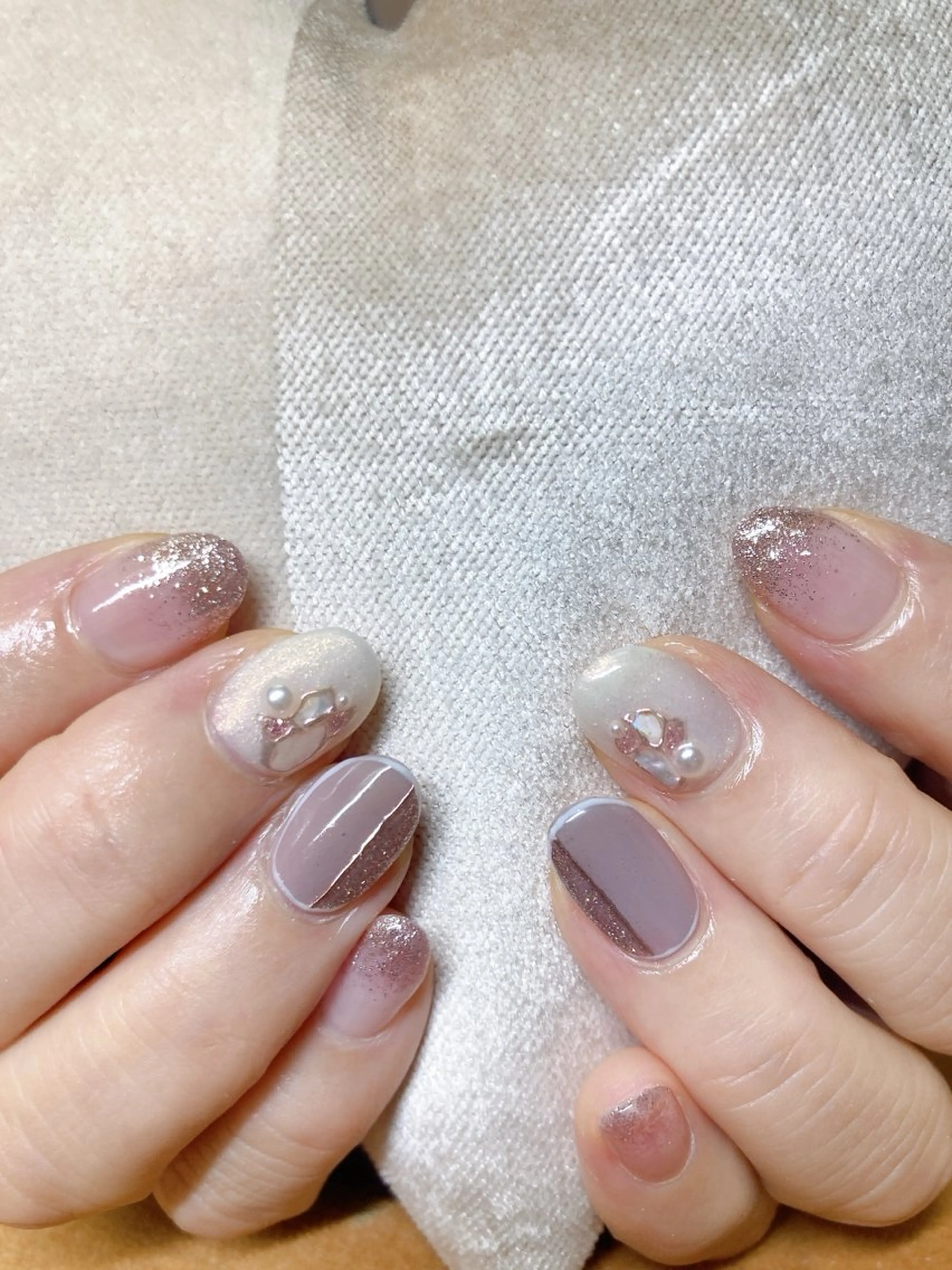 ネイル ECLAT エクラ所属・寺山 千鶴のネイルデザイン