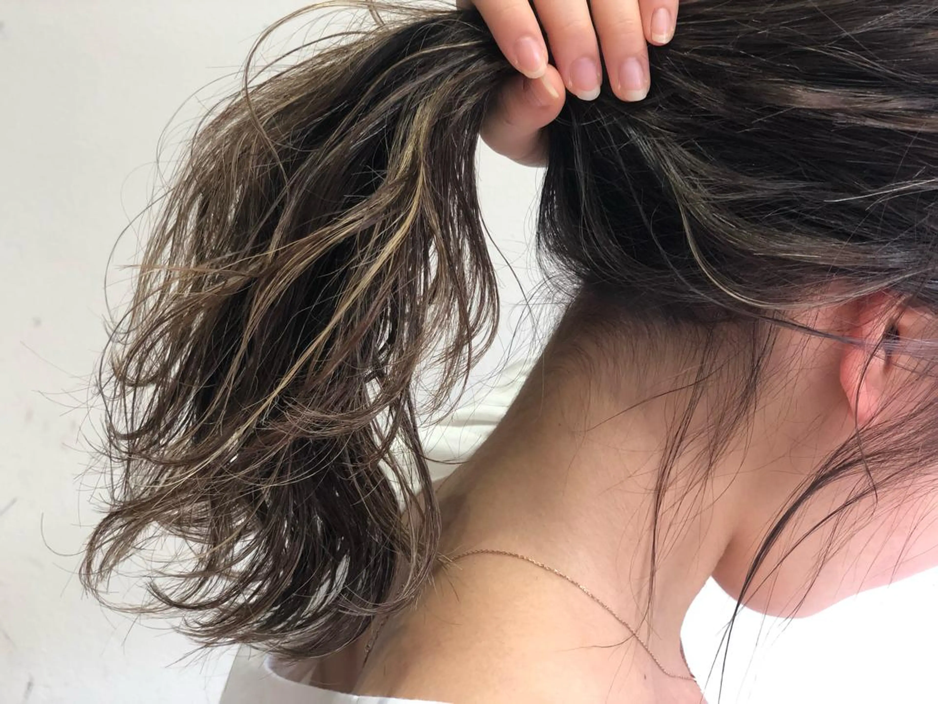 セミロング カラー アッシュ ハイライトカラー ハイライト Tao所属・藤川 大智のヘアスタイル