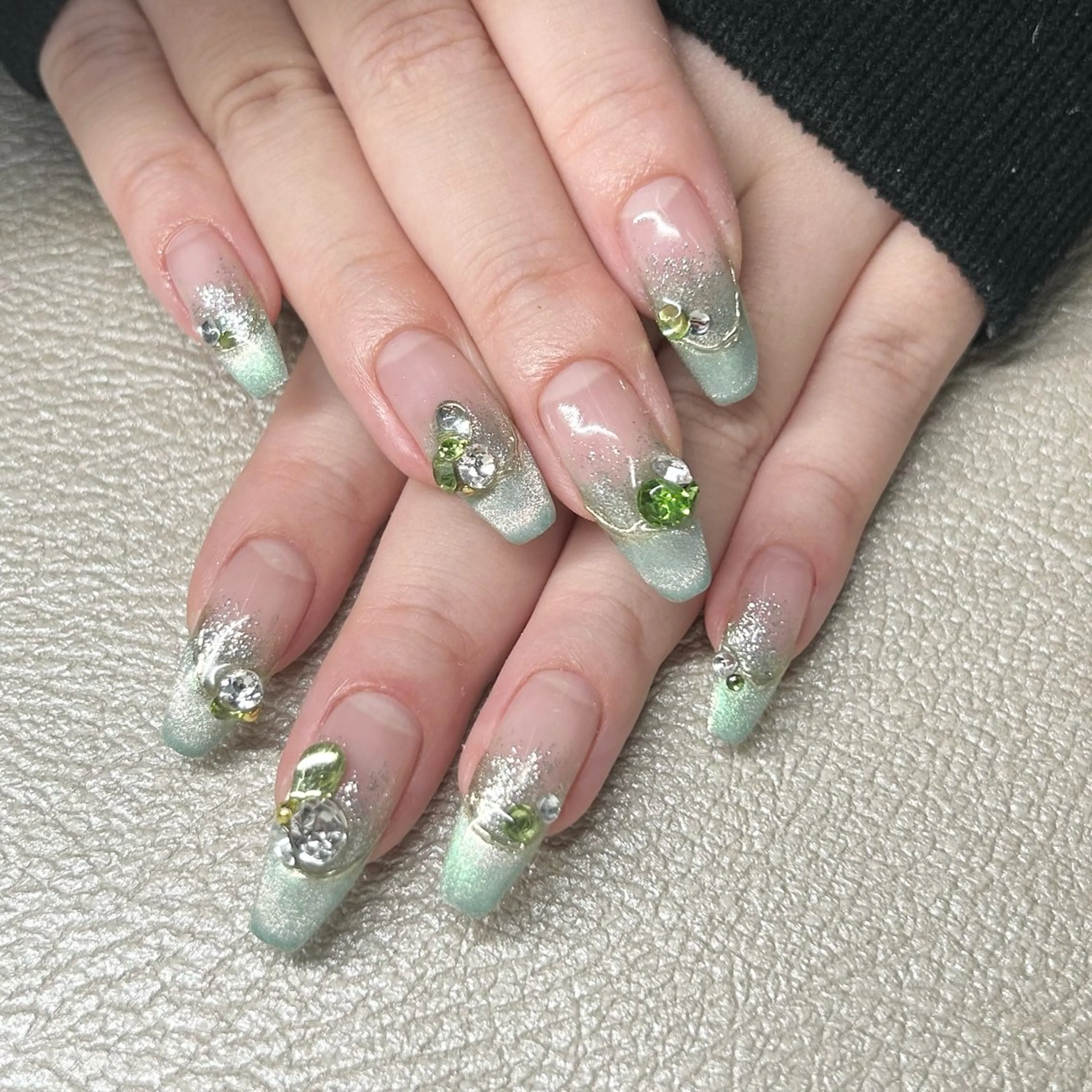 ネイル ジェルネイル ロングネイル マグネットネイル ニュアンスネイル パラジェル she nail studio所属・パラジェル/スカルプ salonOerbaのネイルデザイン