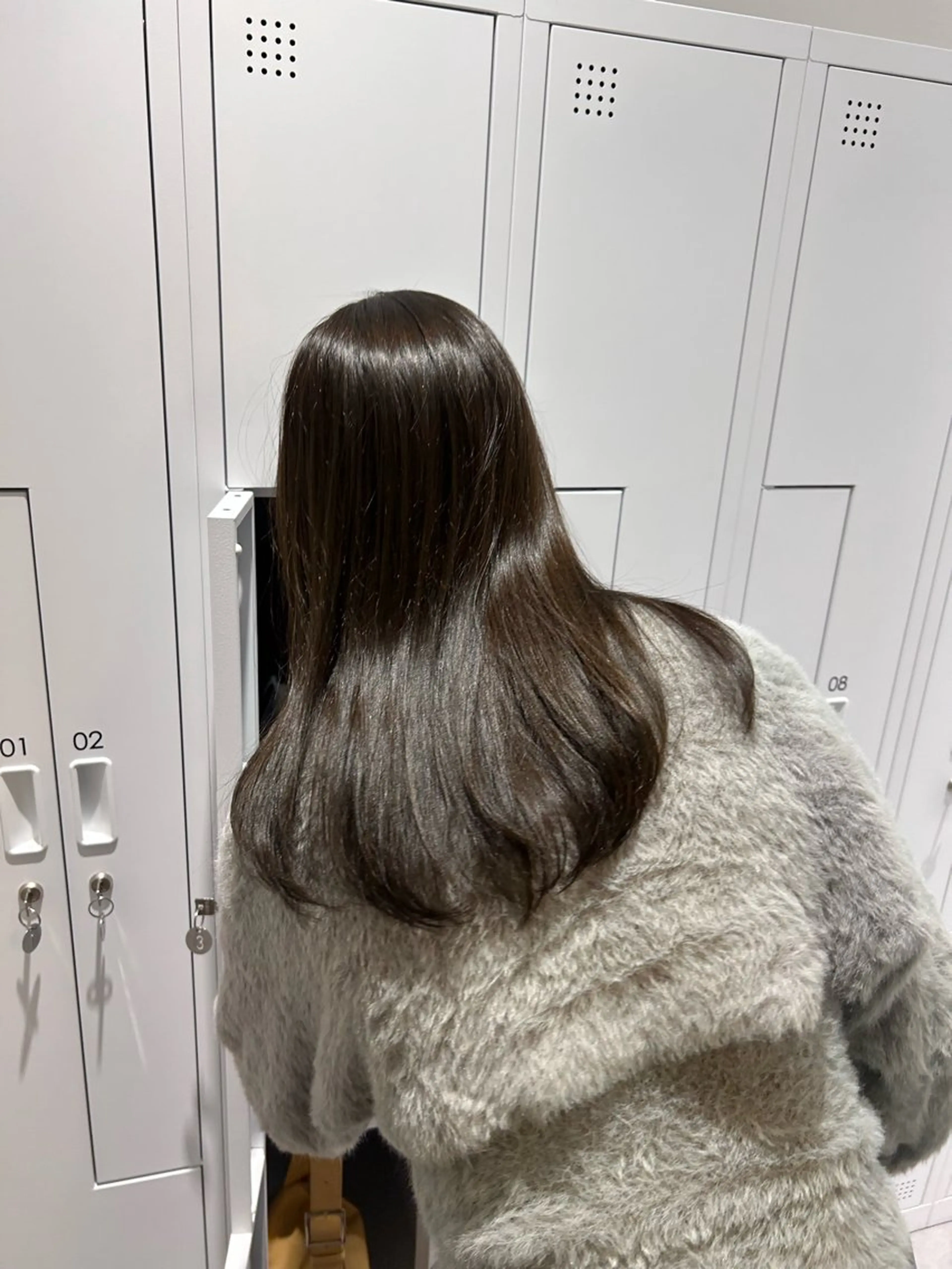 ミディアム カラー ベージュカラー オリーブベージュ カット ヘアカラー トリートメント SALOWIN 新宿三丁目me+所属・レイヤー/ボブ/ パーマ/HARUKAのヘアスタイル
