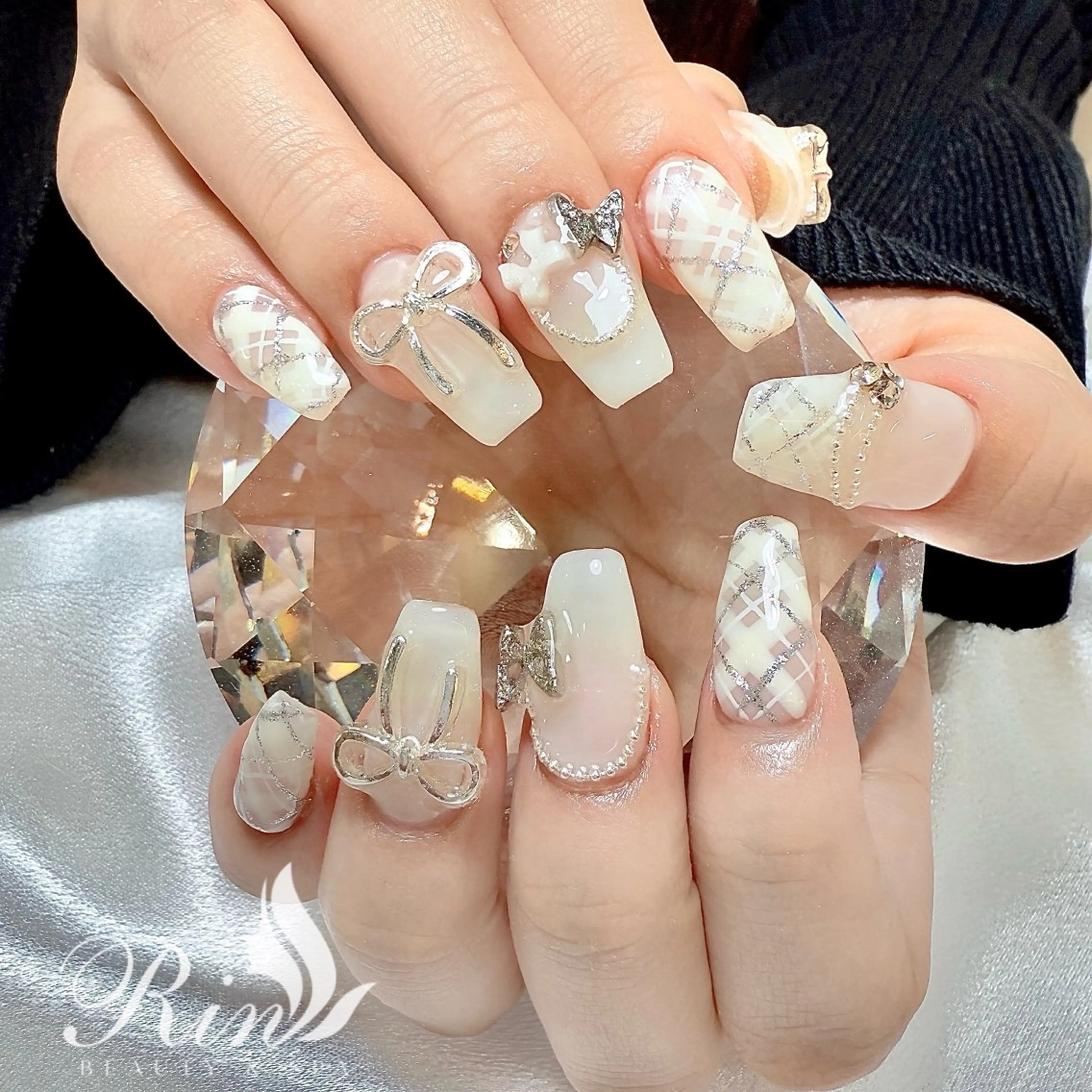 ネイル アートネイル フレンチネイル ジェルネイル 韓国ネイル ミラーネイル Rin Nail 新大久保店のネイルデザイン