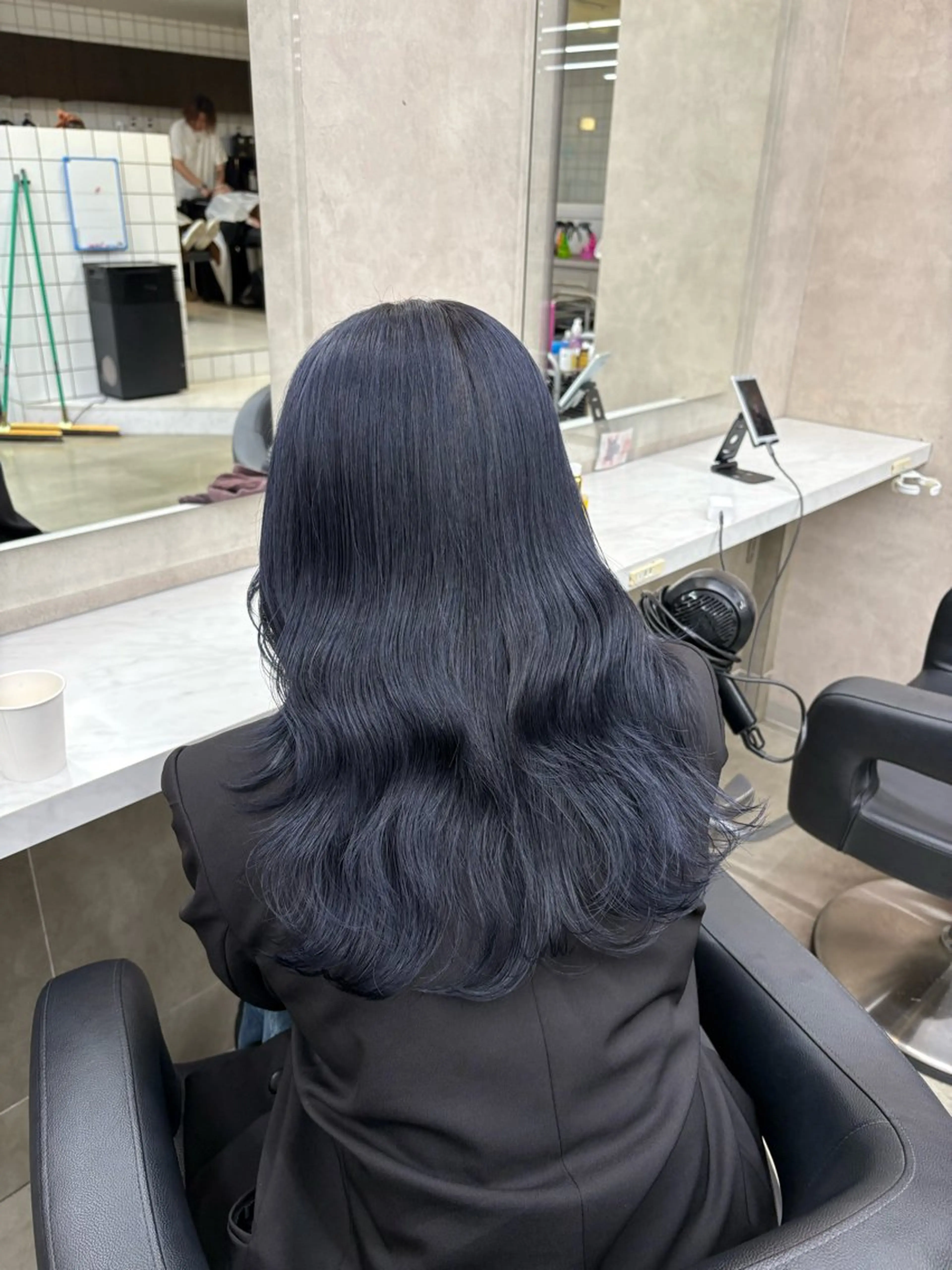 ロング ヘアカラー トリートメント ヘッドスパ ヘアセット 寒色＆ブリーチ特化 寒色MiOのヘアスタイル