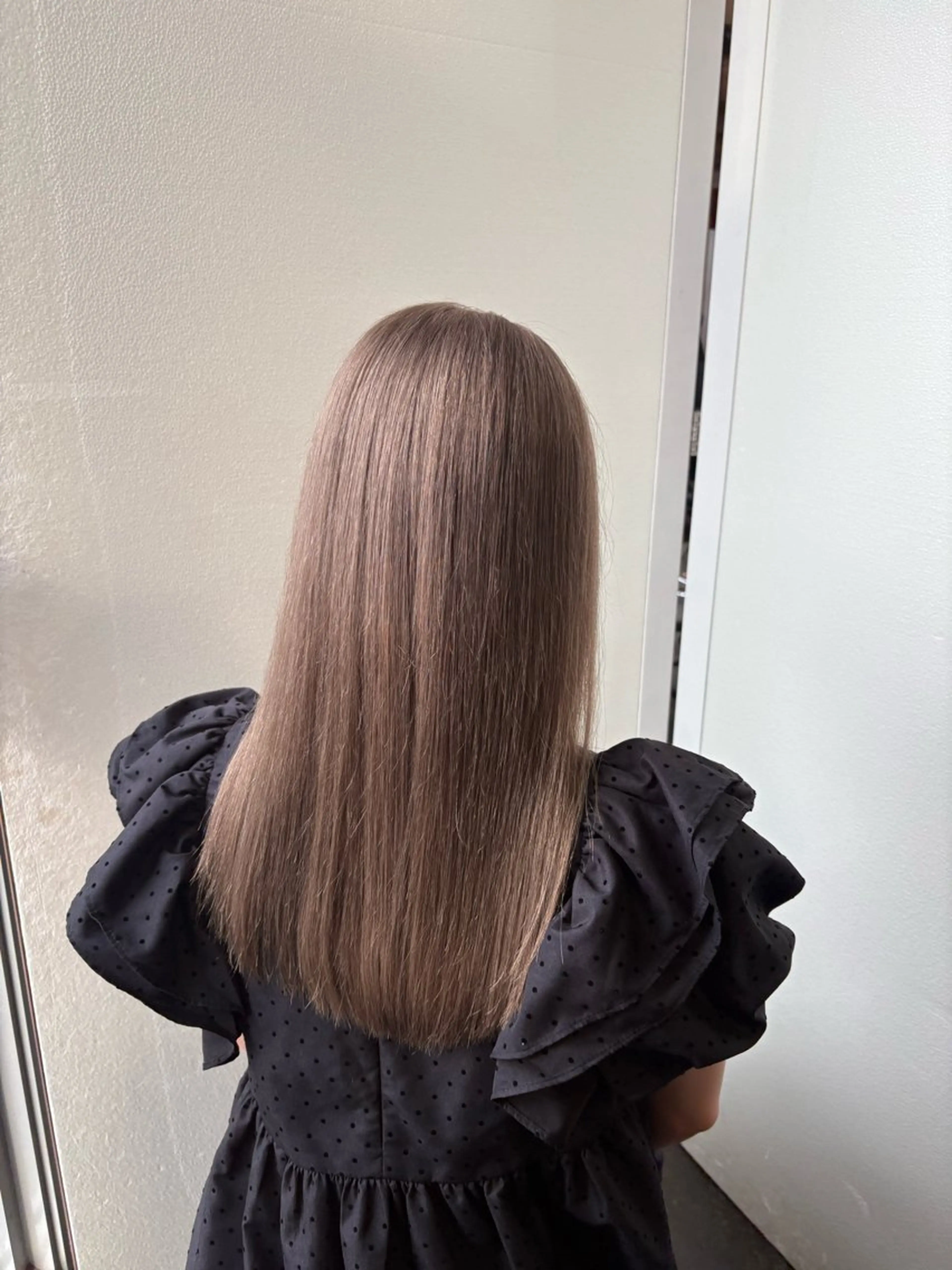 ロング カラー ベージュカラー ミルクティーベージュ ヘアカラー SARAJU仁川 _aya🌼のヘアスタイル