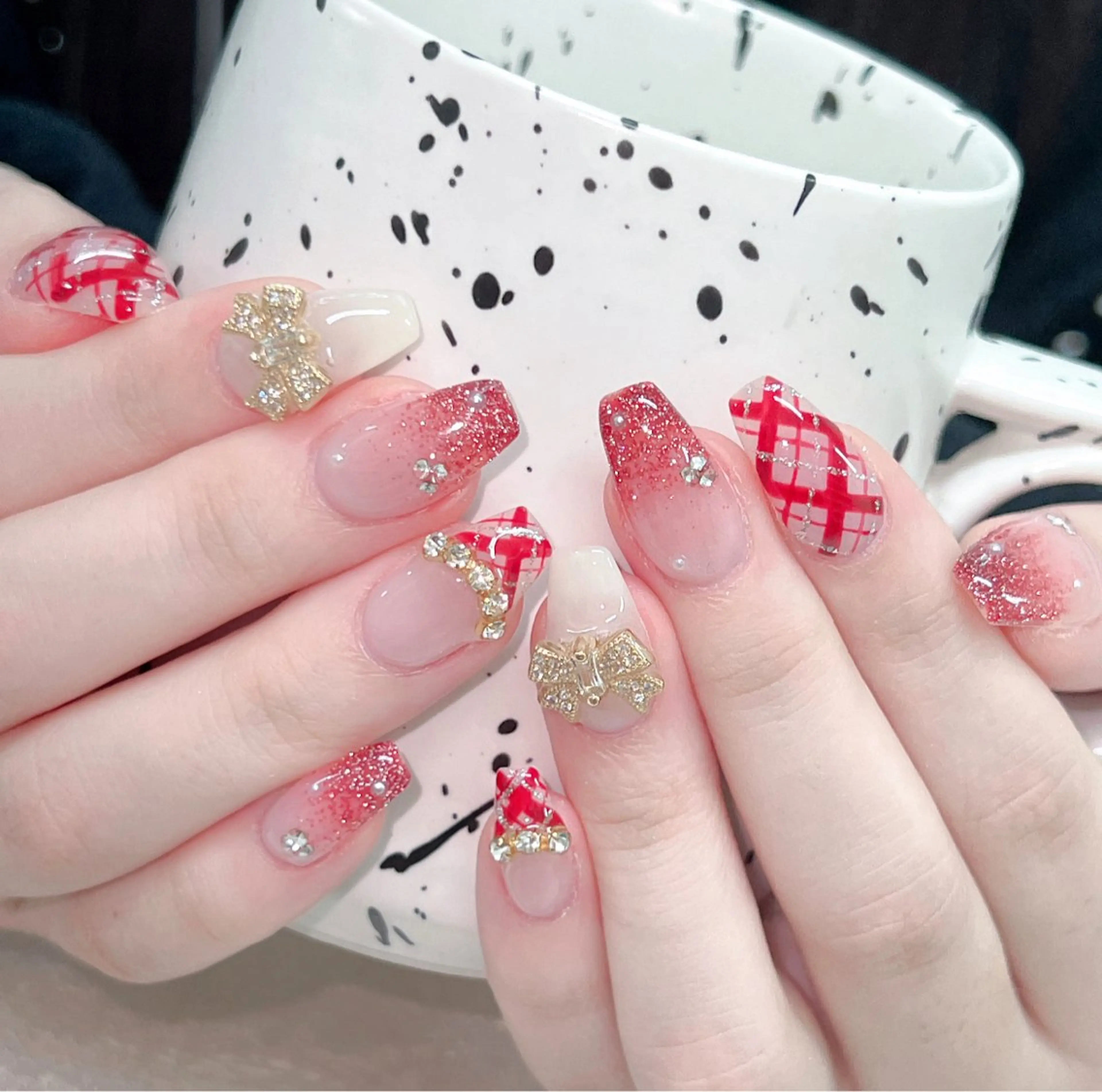 ネイル ハンドネイル Tini ANA.CHUOのネイルデザイン