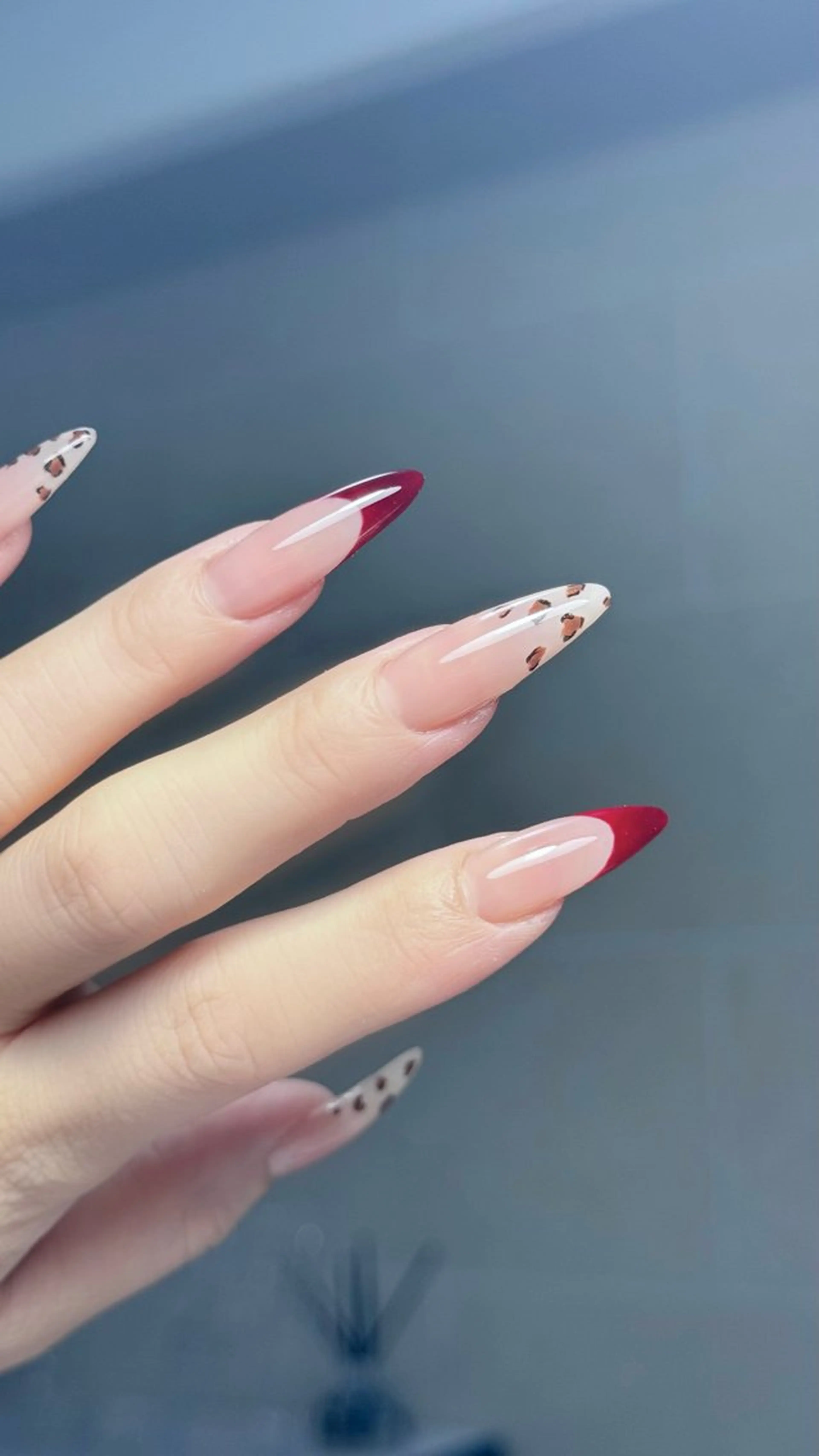 ネイル ボルドー フレンチネイル オフィスネイル 赤色 シンプルネイル nailsalon ChuColaのネイルデザイン