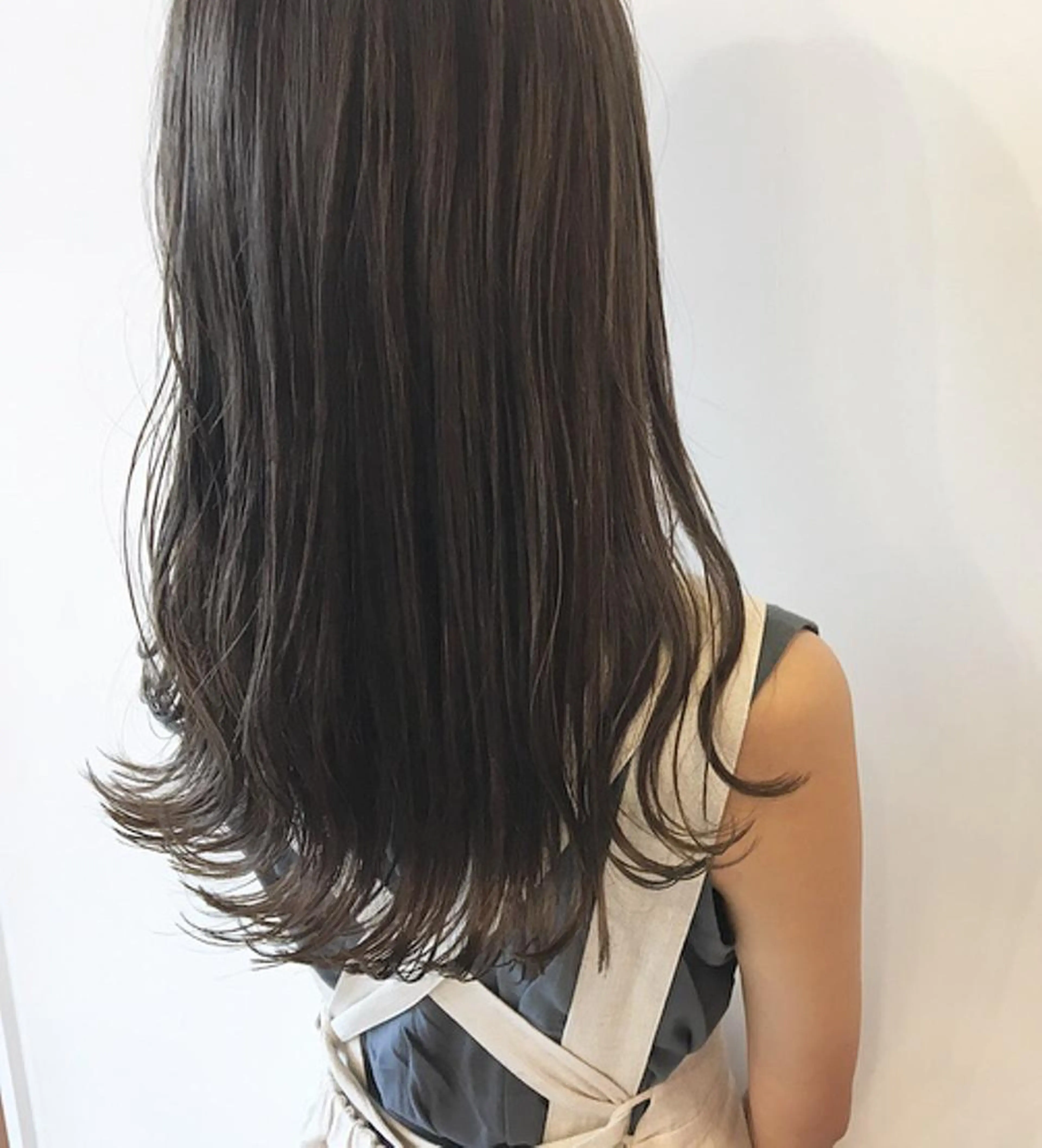 セミロング カラー アッシュ アッシュグレー 透明感カラー ヘアカラー 鈴木 翔梧のヘアスタイル