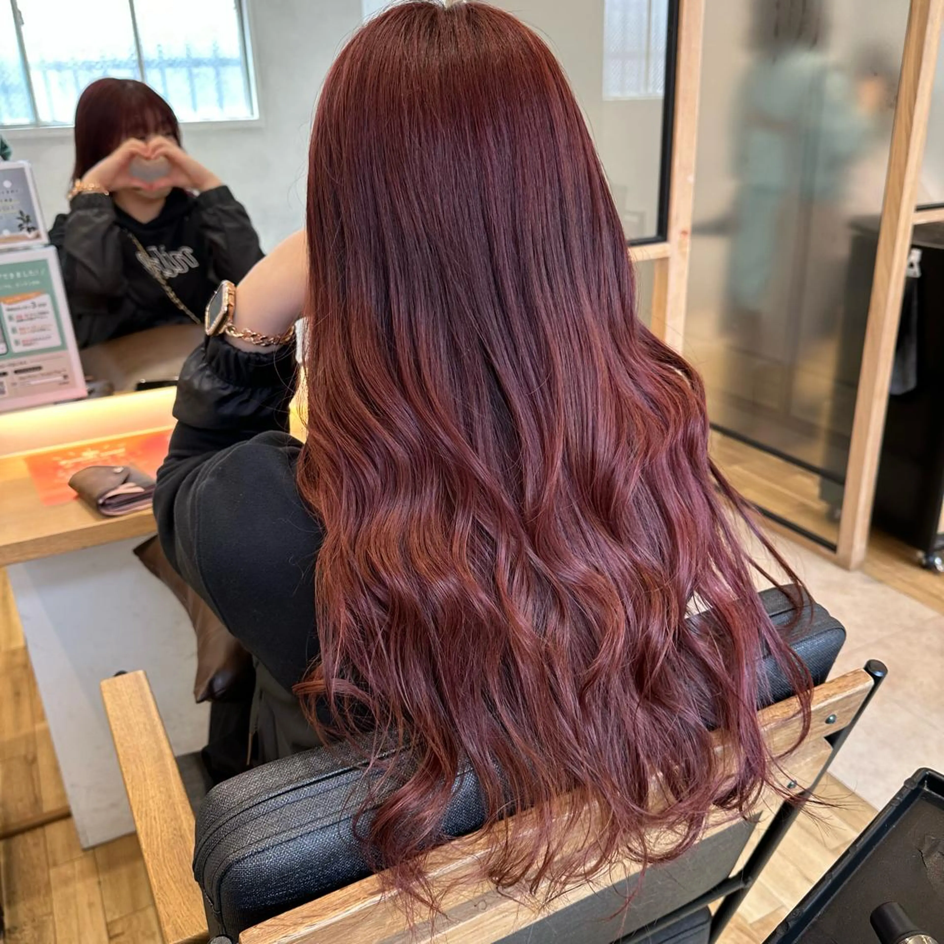 ロング カラー ブリーチ ブリーチなしカラー ピンクカラー ヘアカラー トリートメント Nao 【EIGHT札幌】のヘアスタイル