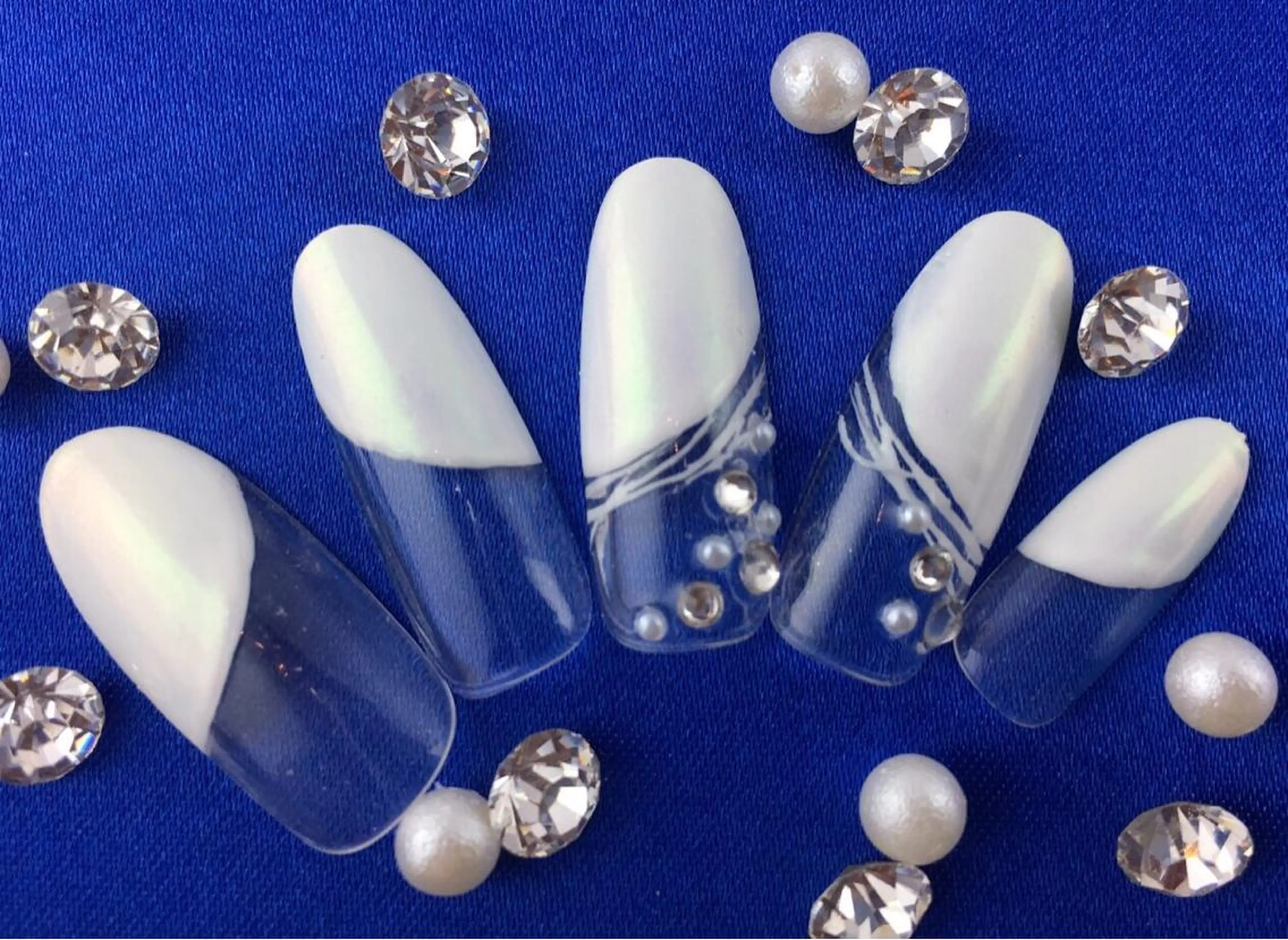 ネイル アートネイル オーロラネイル フットネイル フレンチネイル 卒業式 NAILSGOGO shibuyaのネイルデザイン