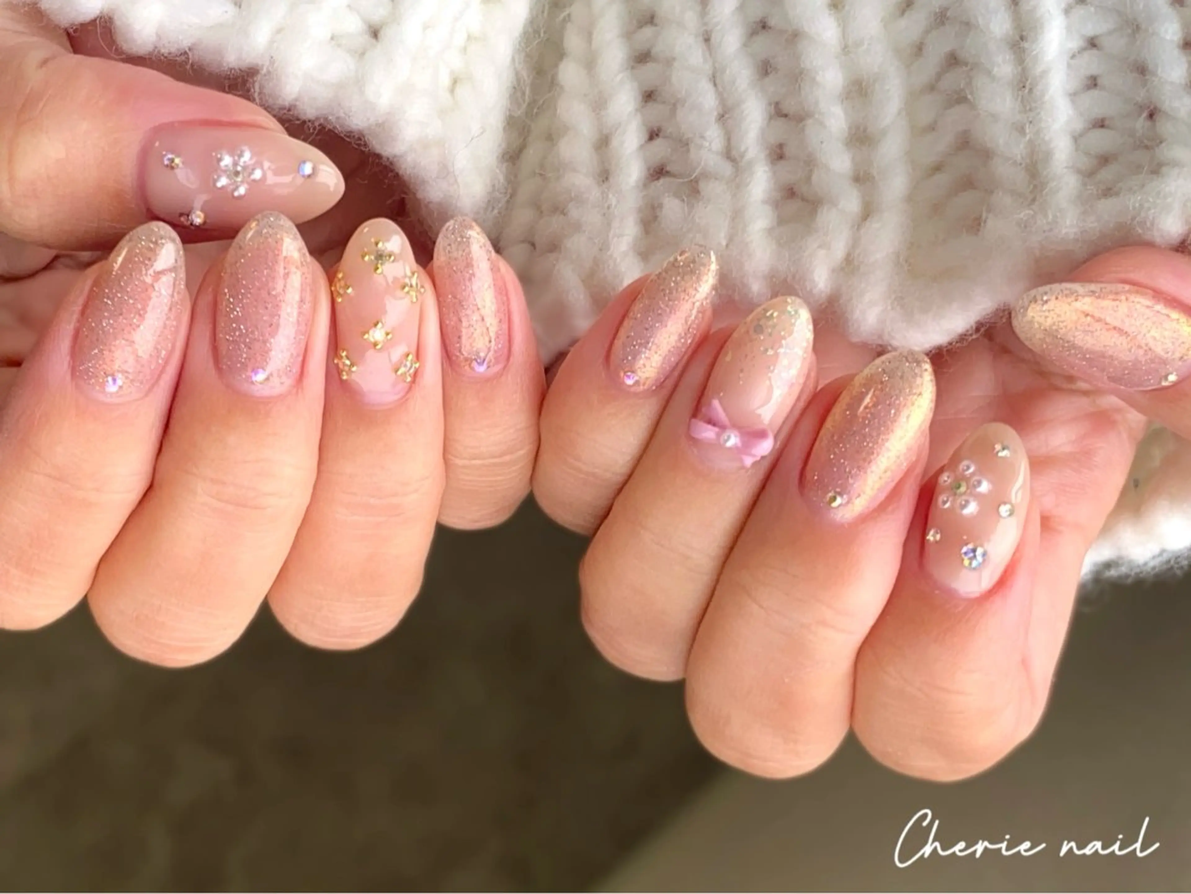 ネイル オーロラネイル フラッシュネイル ジェルネイル リボン ハンドネイル Cherienail yunaのネイルデザイン