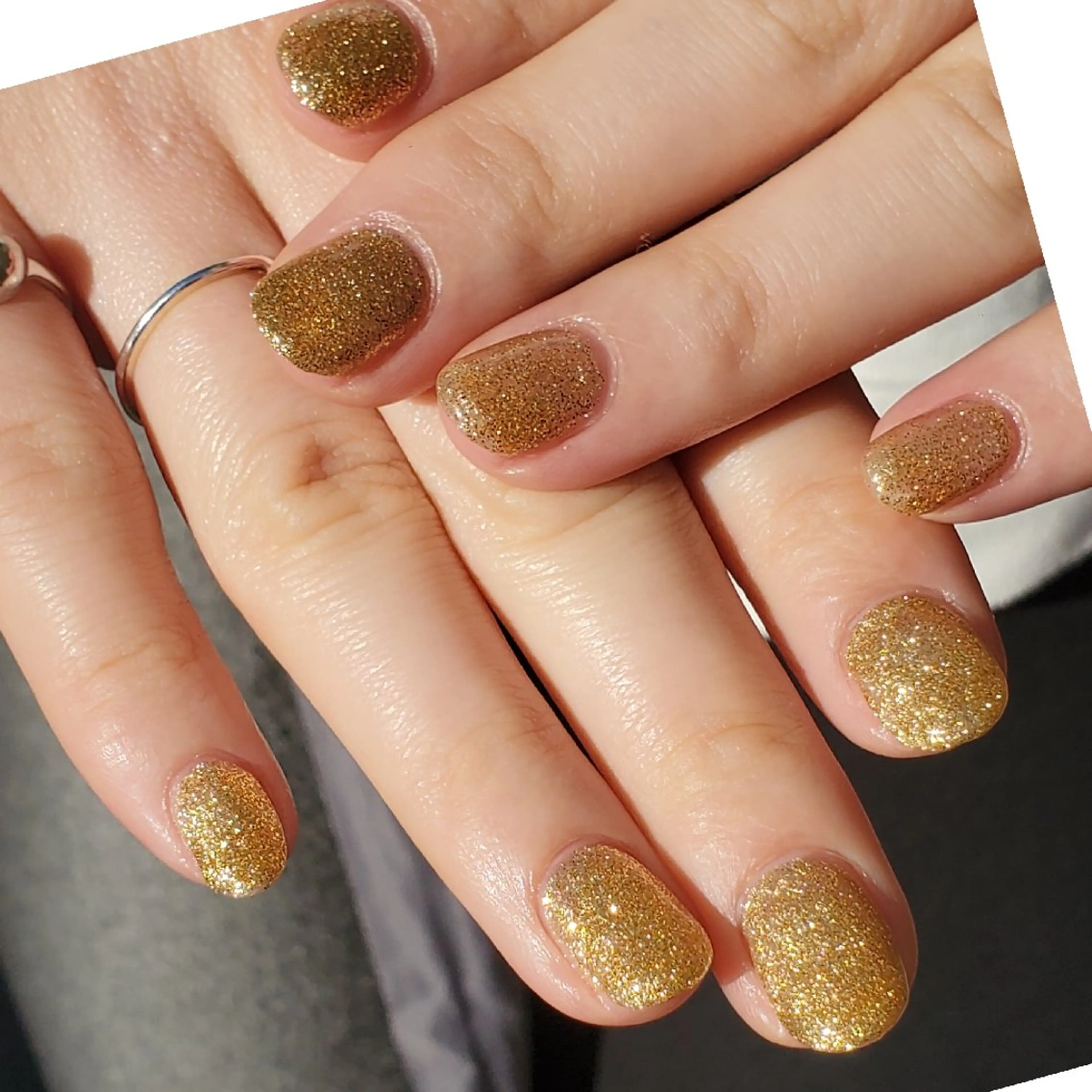 ネイル ラメ(グリッター) ワンカラーネイル MOM  原宿店所属・MoM マムネイル原宿のネイルデザイン