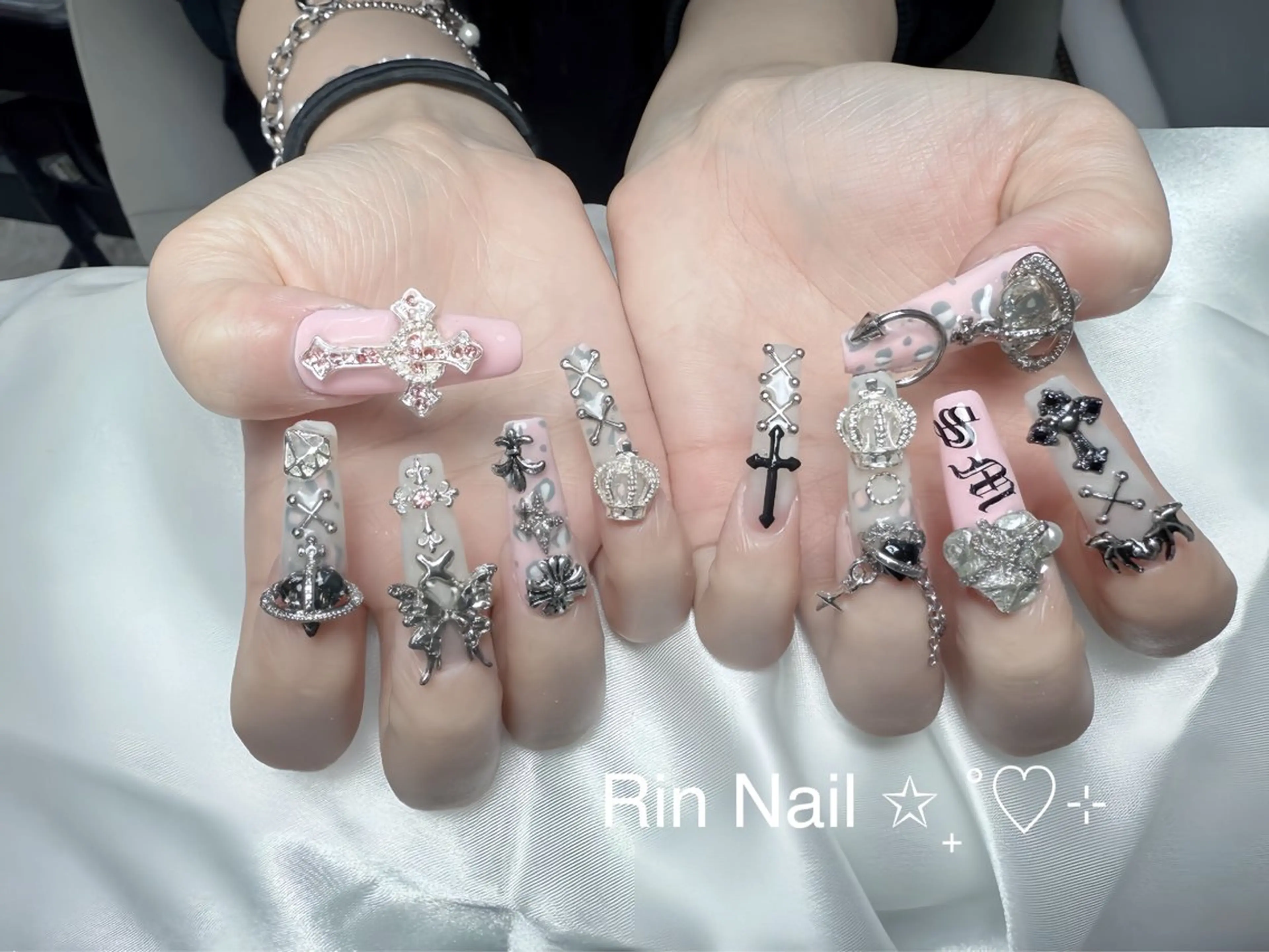 ネイル アートネイル 成人式 ロングネイル ニュアンスネイル スカルプネイル ハンドネイル Rin Nail 新大久保店のネイルデザイン