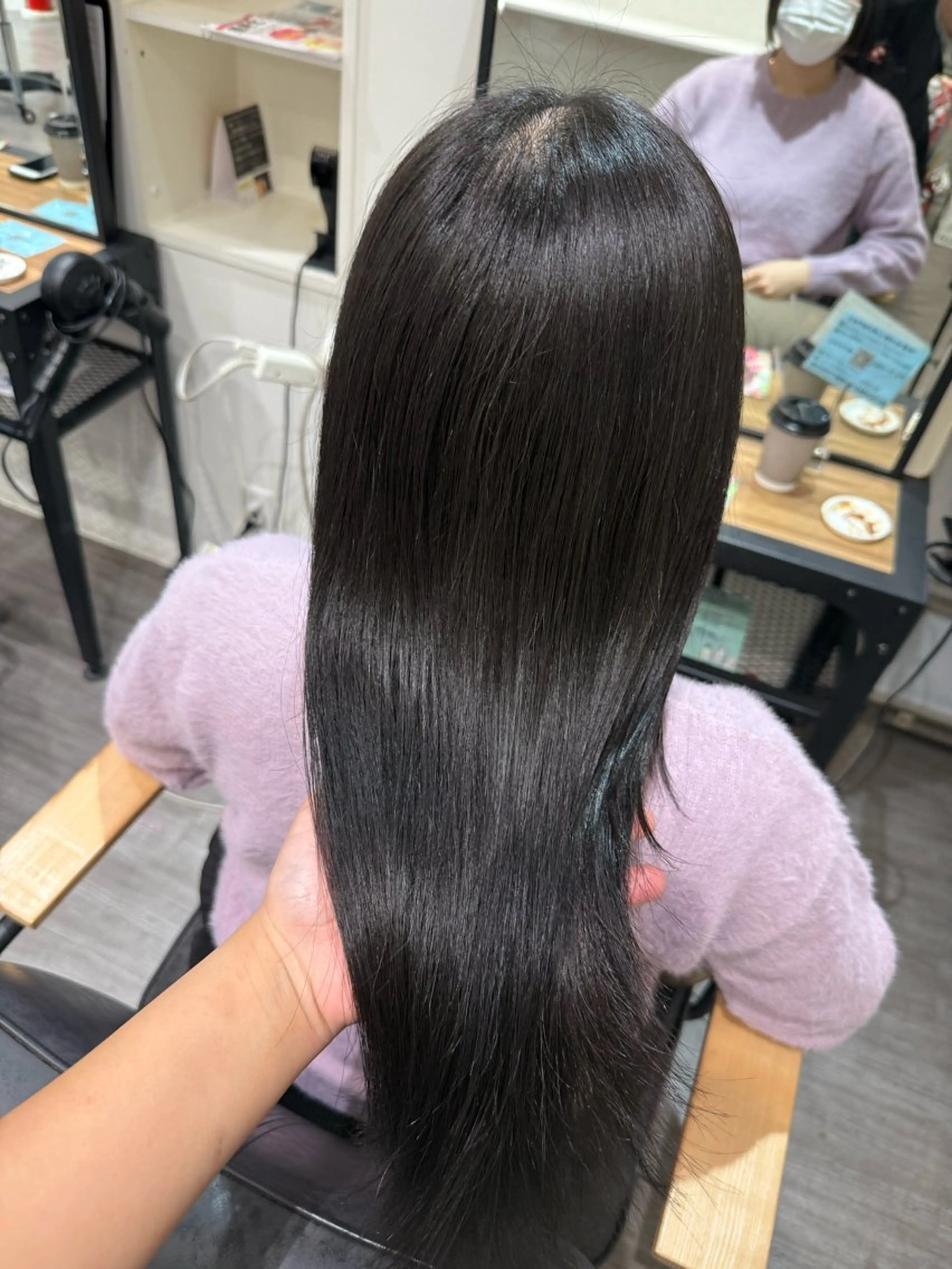 セミロング カラー 黒髪 ブルーカラー ブルーブラック ヘアカラー トリートメント 艶髪レイヤー上田 紗也🇰🇷💗のヘアスタイル