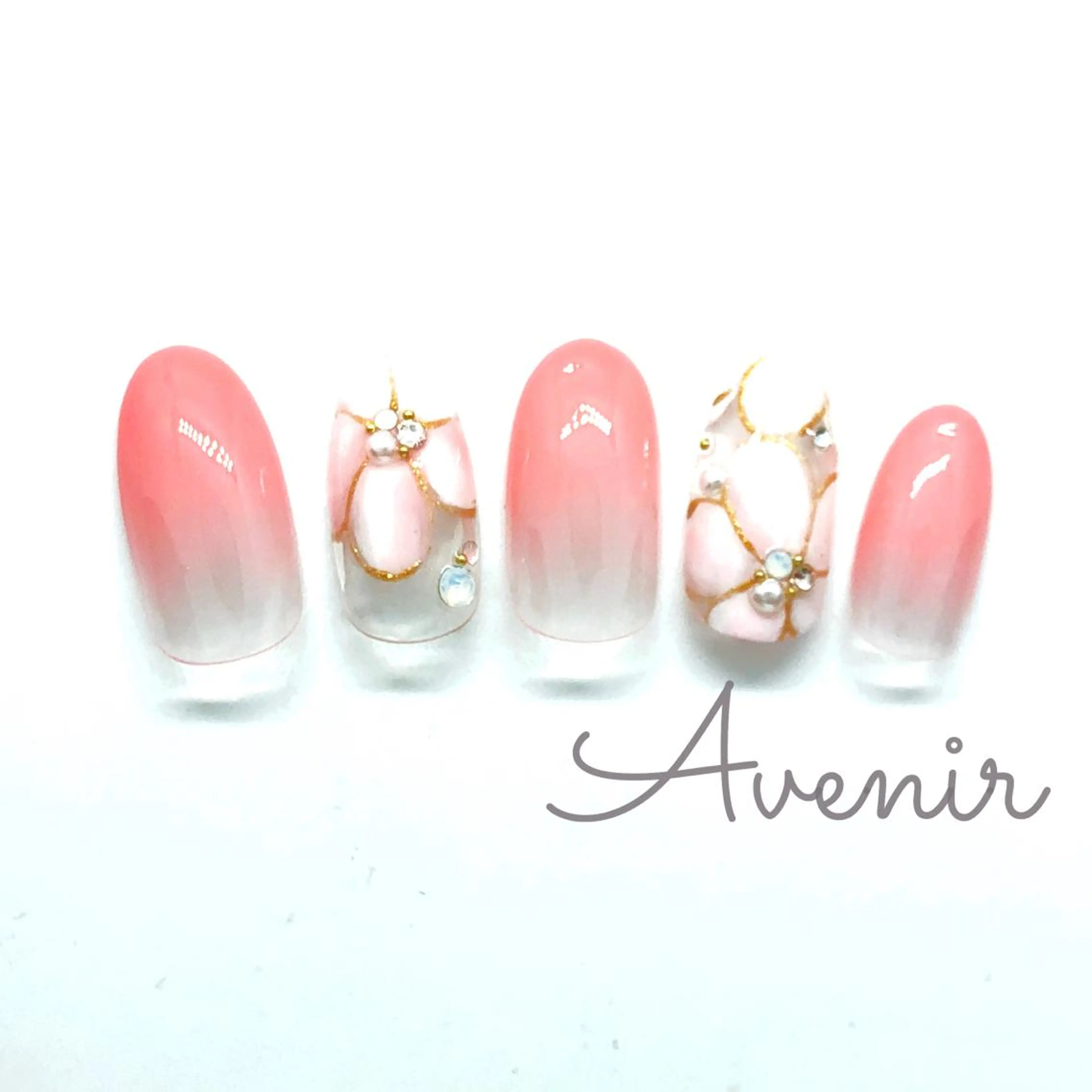 ネイル Avenir 表参道 nail＆eye予約のネイルデザイン