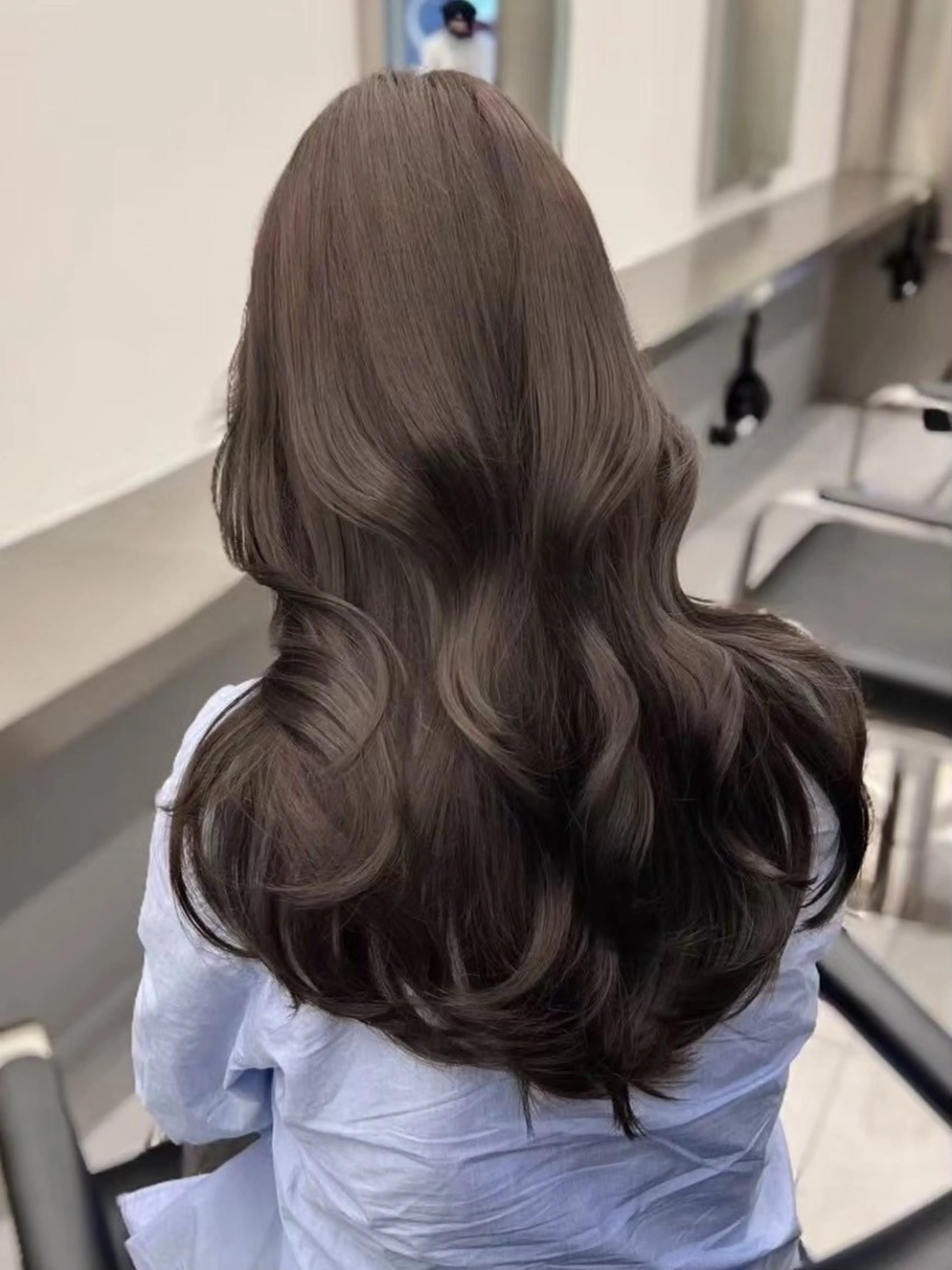 セミロング ケアカラー レイヤーカット/ 艶カラー/亜澄のヘアスタイル