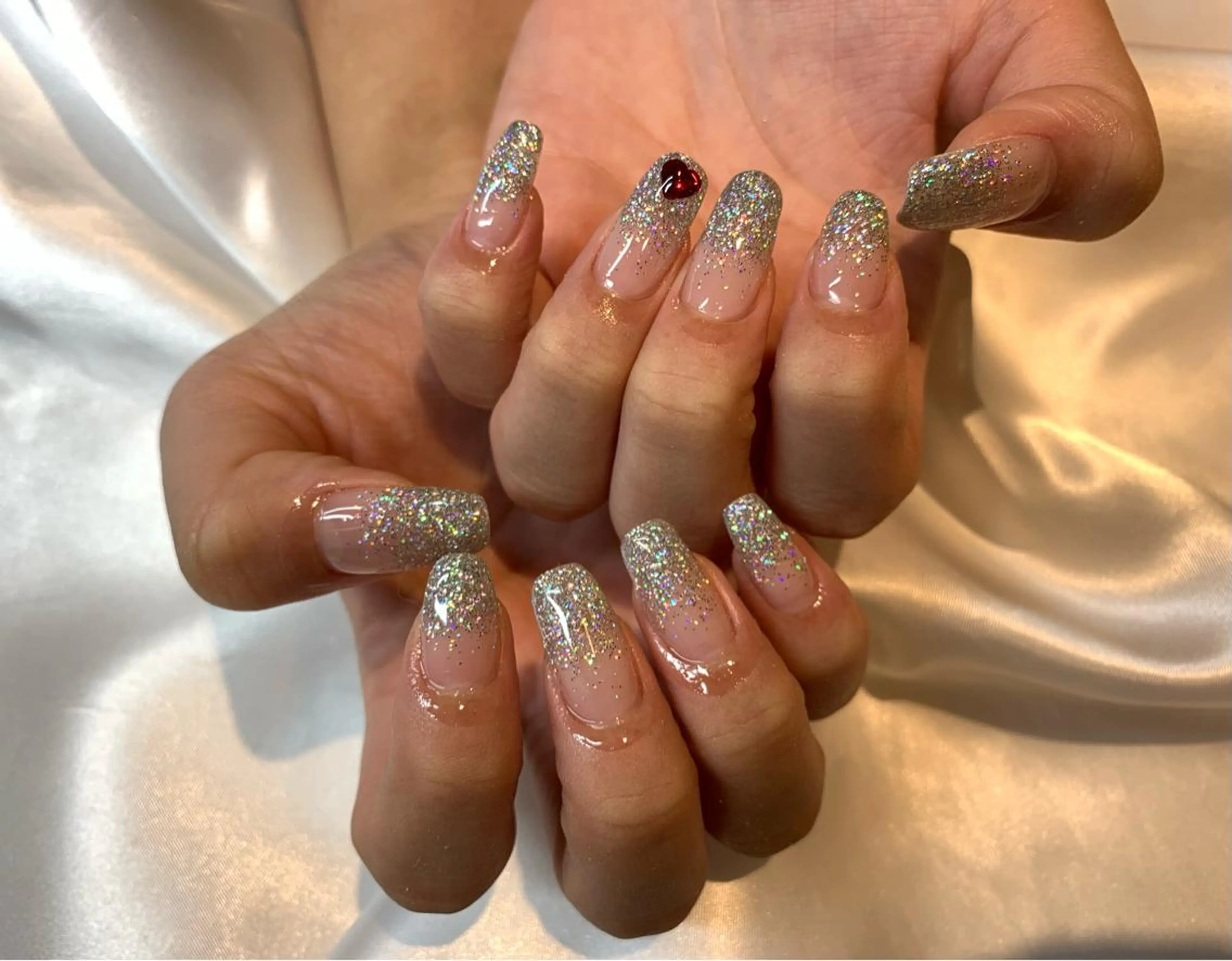 ネイル オーロラネイル ハート ラメ(グリッター) ラメグラデーション ピンク 🫧Zina船橋北口 mai🫧のネイルデザイン