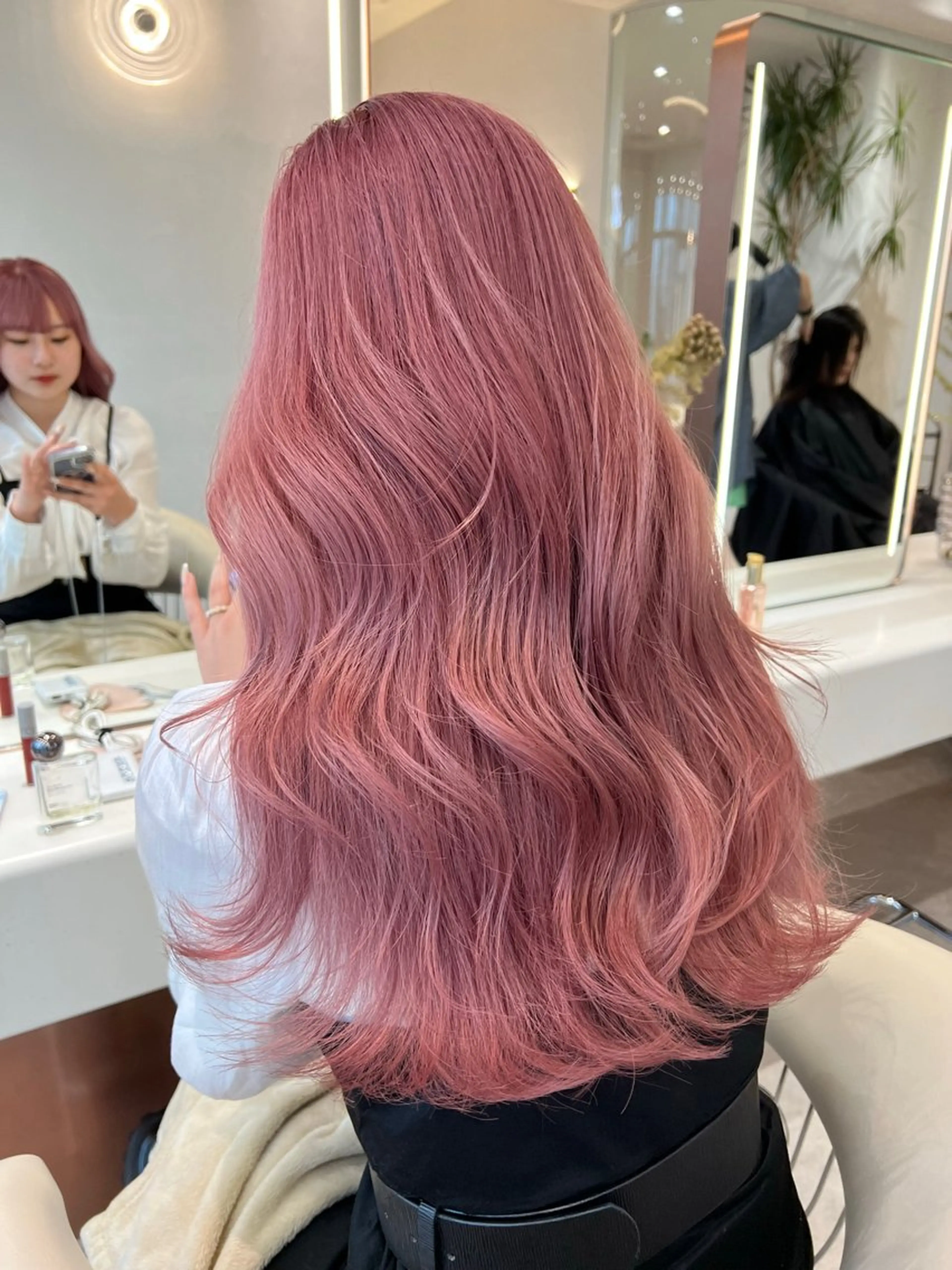 ロング カラー ブリーチ ピンクカラー ホワイトピンク 韓国風ヘア レイヤーカット カット ヘアカラー トリートメント ヘアセット 韓国レイヤー🇰🇷 韓国研修◎渋谷カイトのヘアスタイル
