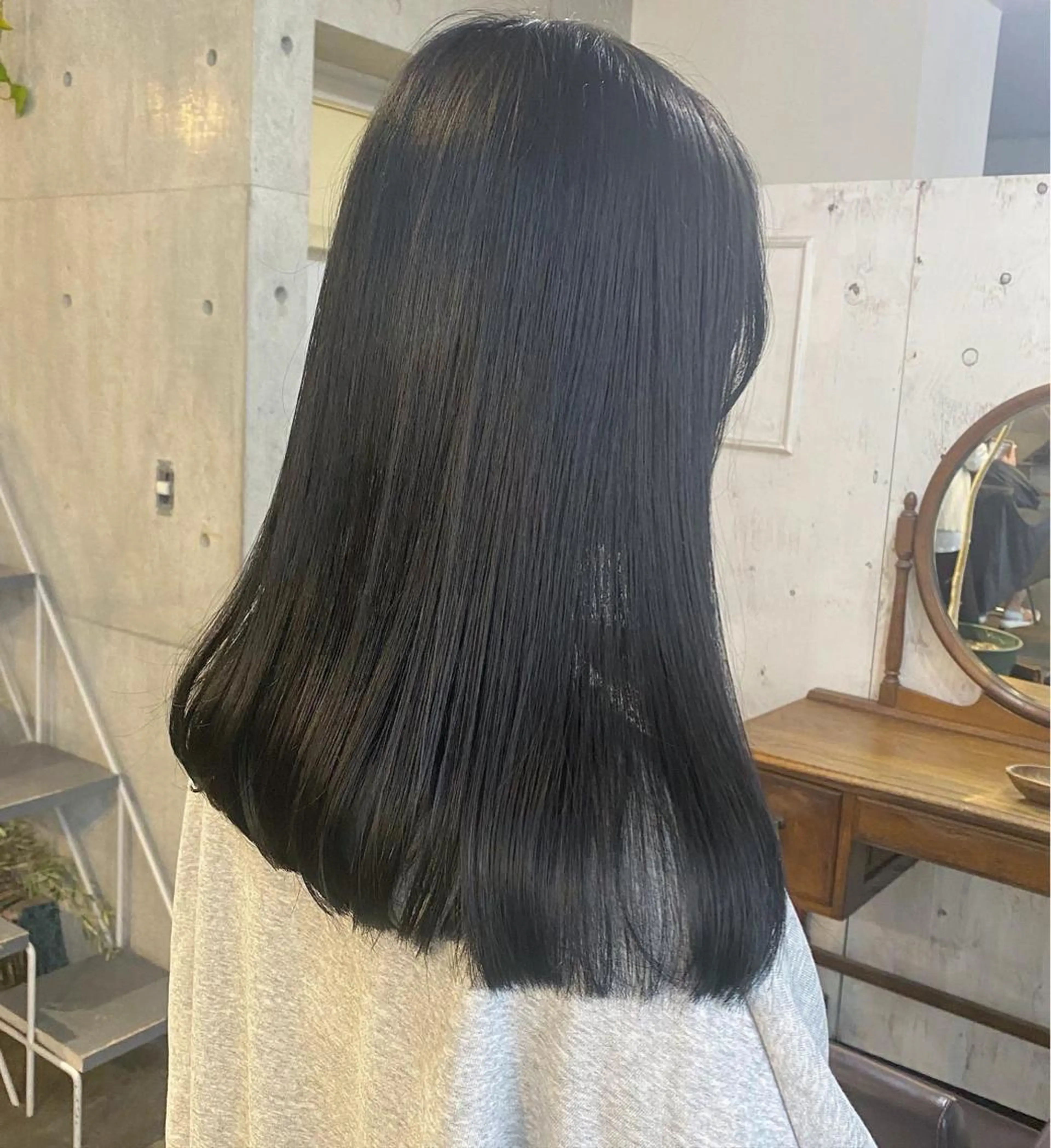 ロング カラー パーマ ヘアアレンジ メンズ キッズ ネイル マツエク・マツパ アイブロウ モリモト サナのヘアスタイル